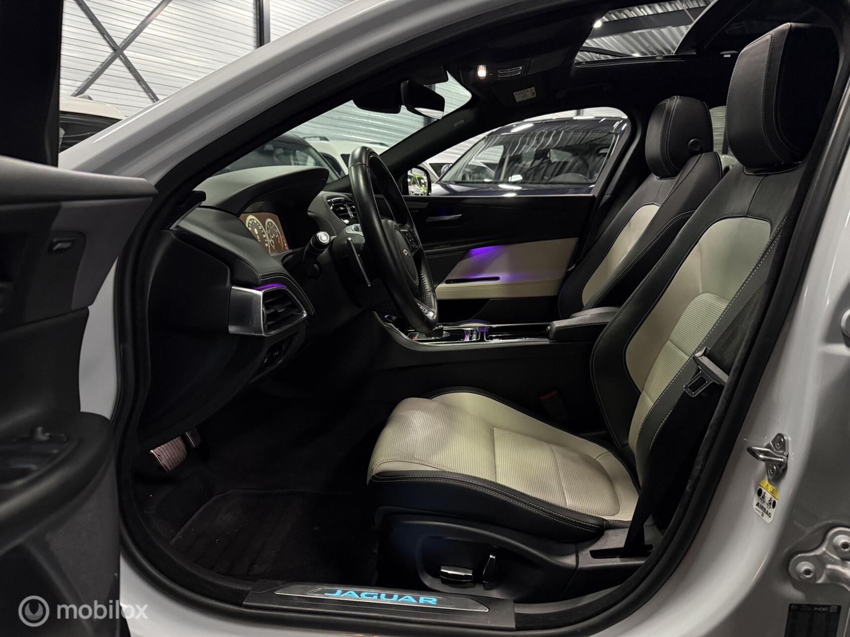 Foto van Jaguar Jaguar Xe