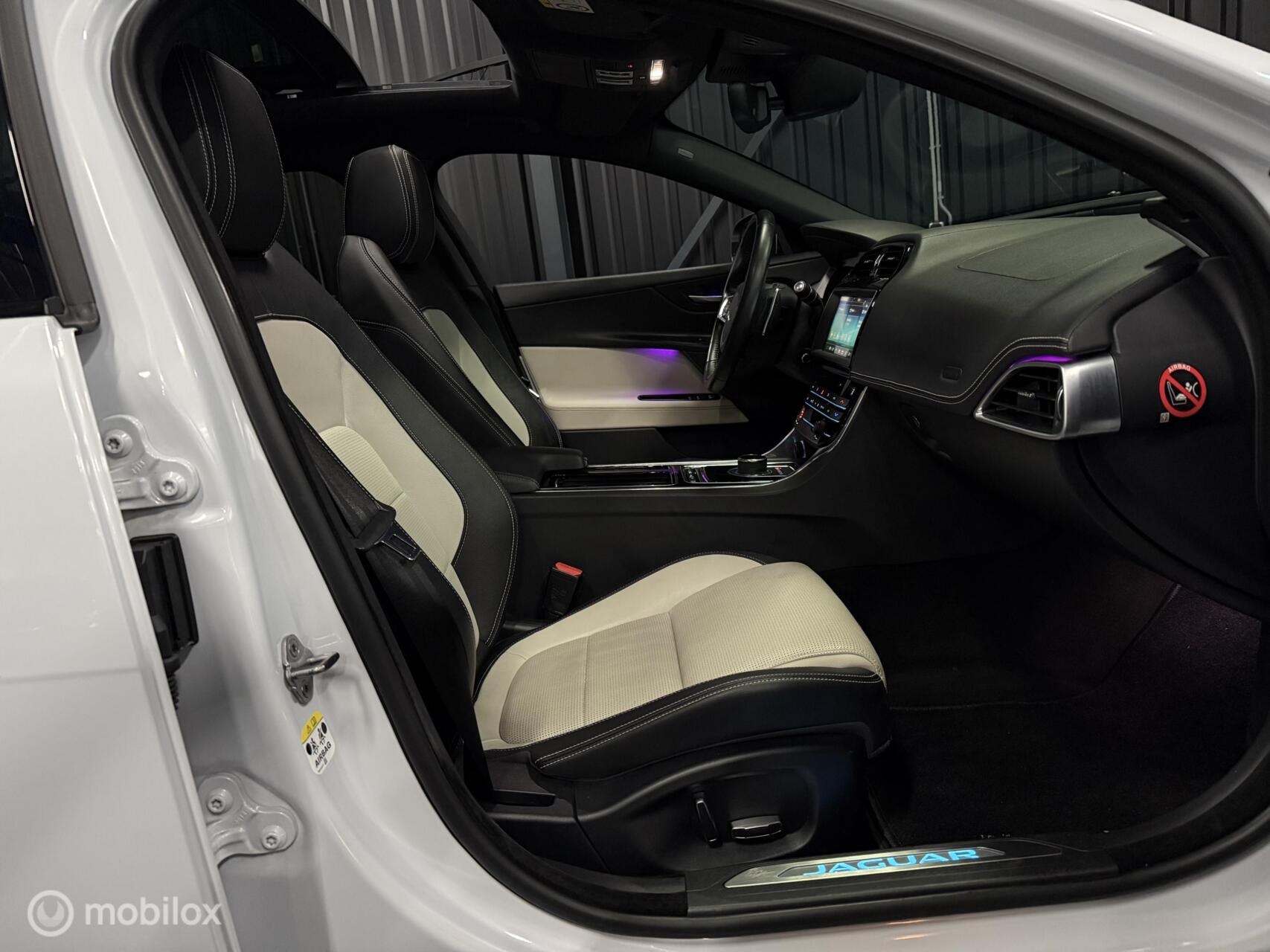 Foto van Jaguar Jaguar Xe