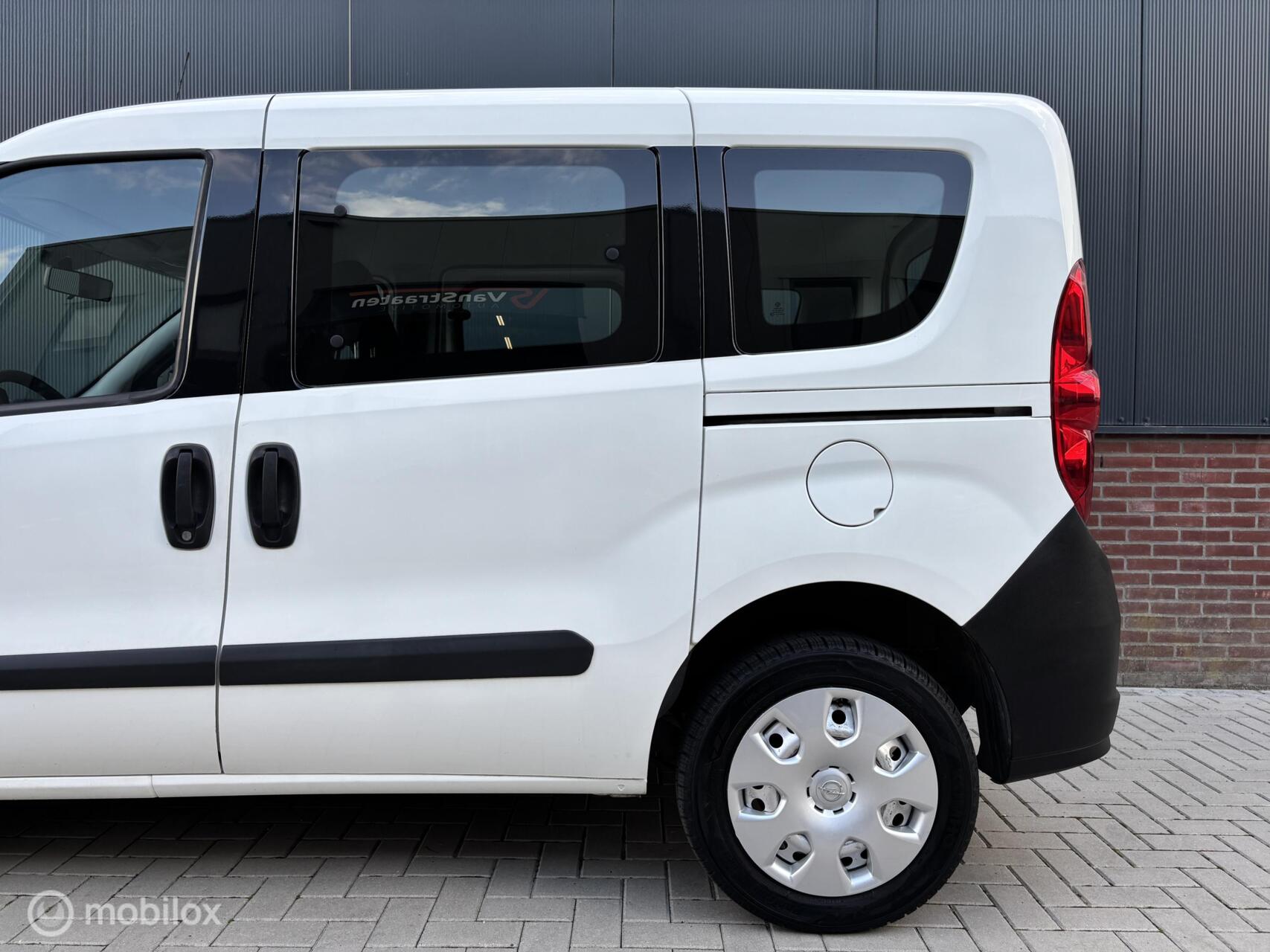 Foto van Opel Combo Tour