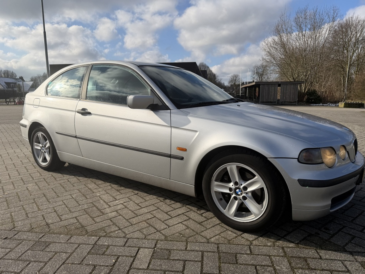 BMW 3er Reihe 316ti Executive Airco GEEN APK ..! 2001 - voorkant