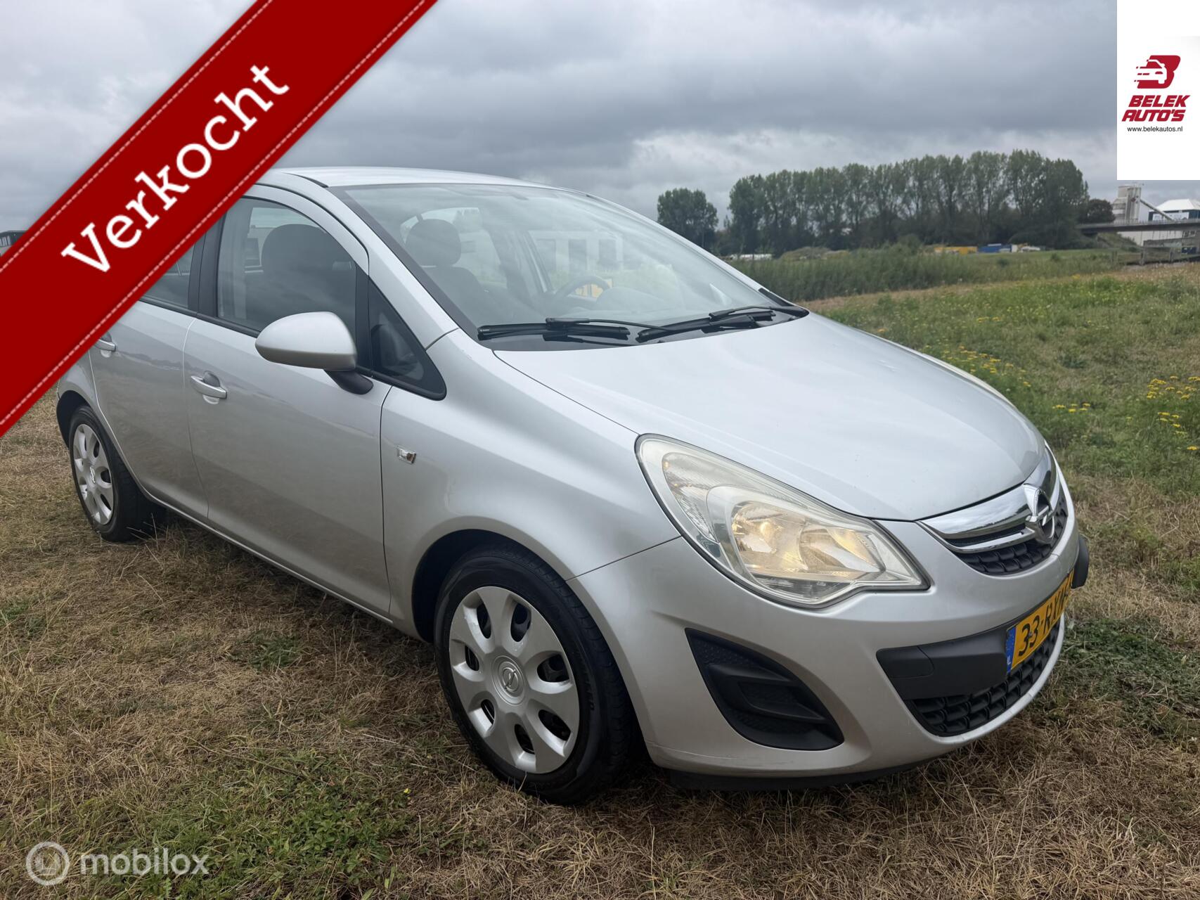 Opel Corsa 1.2-16V Edition Automaat 2011 - voorkant