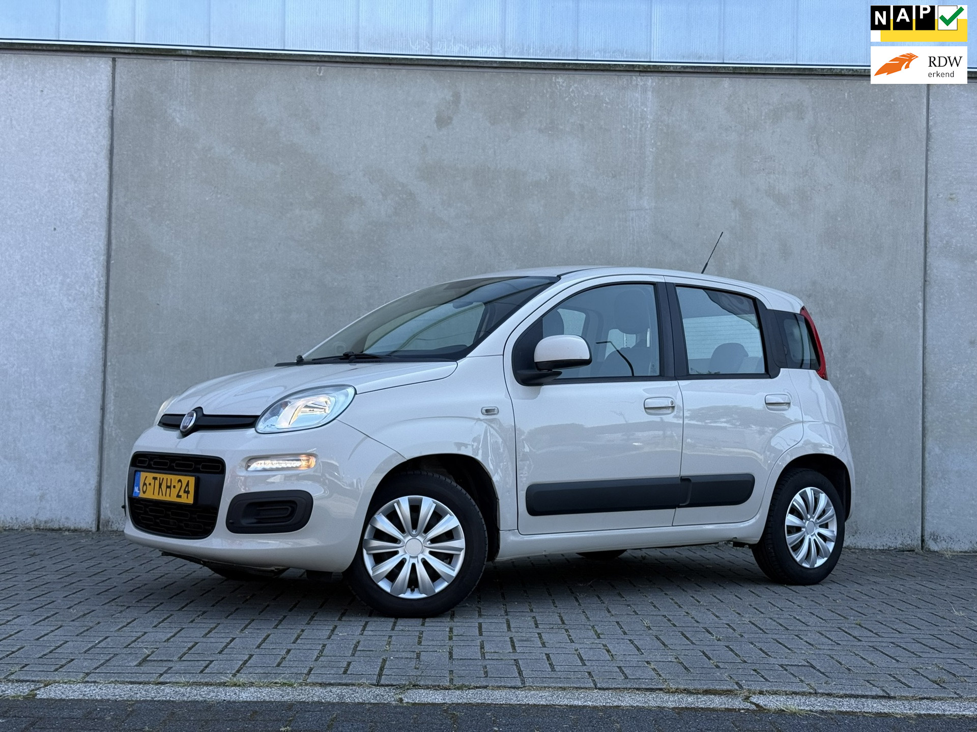 Fiat Panda 0.9 TwinAir Edizione Cool, koude Airco Lees tekst 2014 - voorkant