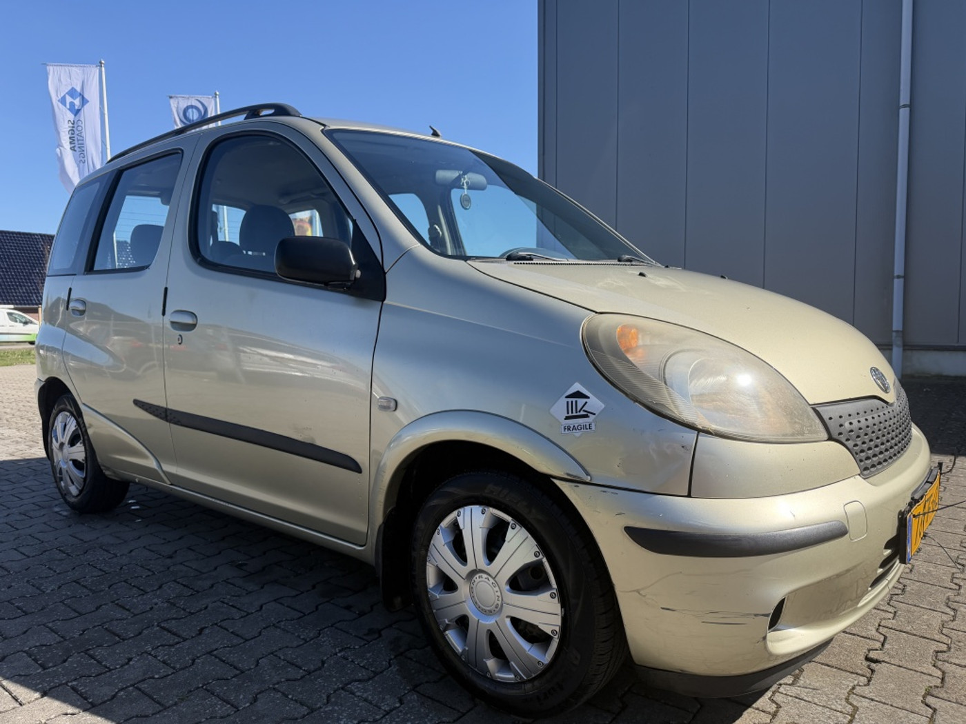 Toyota Toyota Yaris Verso 1.3 16v APK: Nieuw bij aflevering 2000 - voorkant