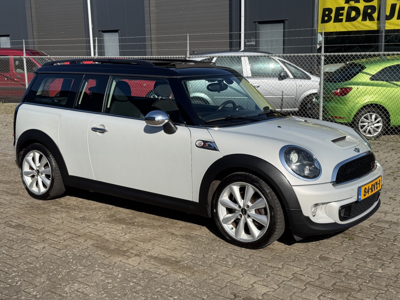Mini Cooper S Clubman 1.6 Cooper S Chili Airco 2x Panoramadak 180 pk 2011 - voorkant