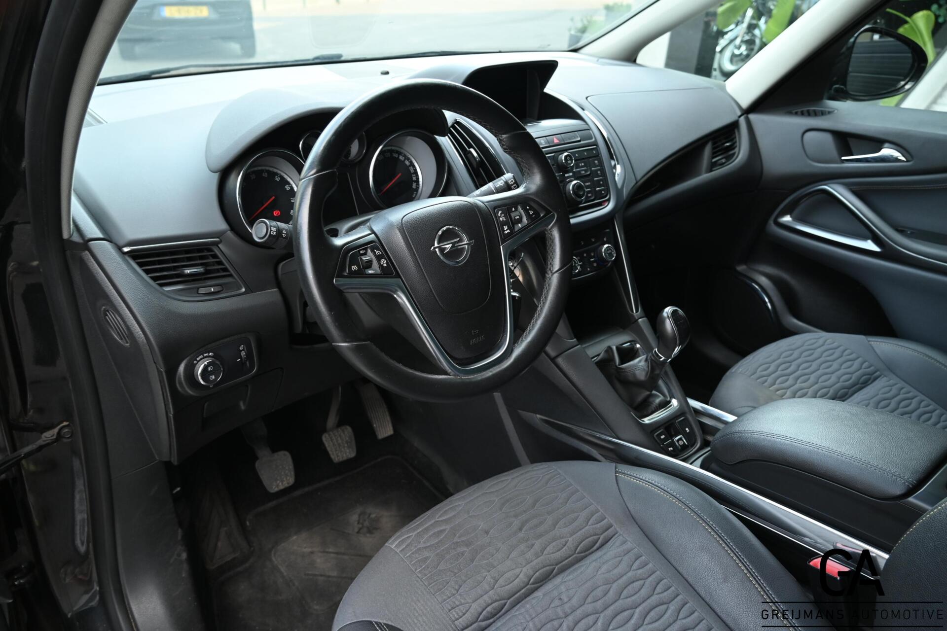 Foto van Opel Zafira Tourer