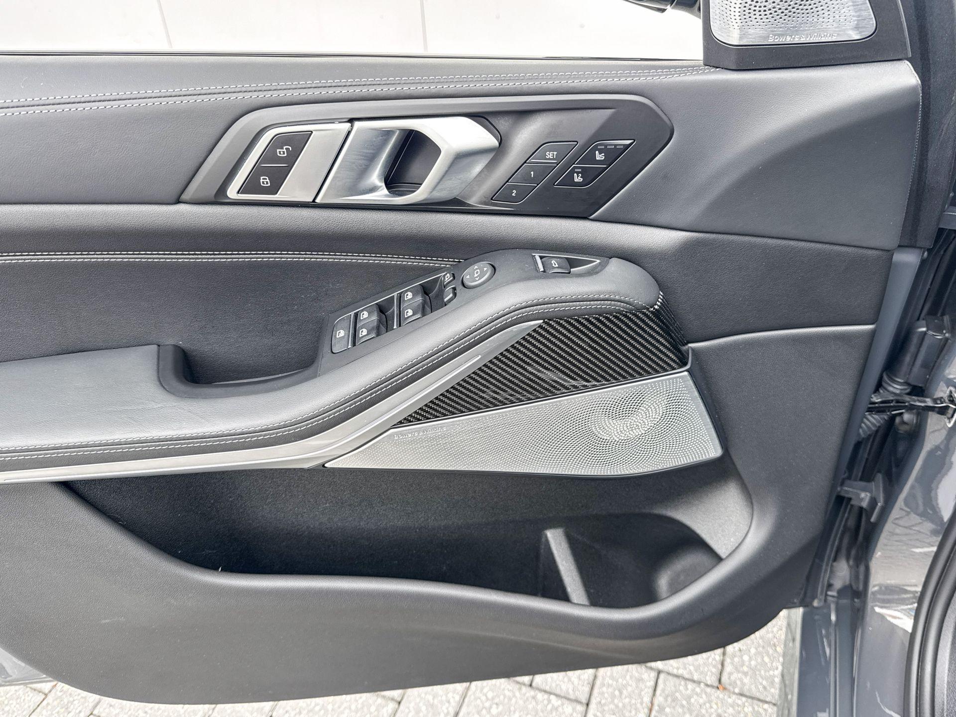 Foto van BMW X5 M60i xDrive