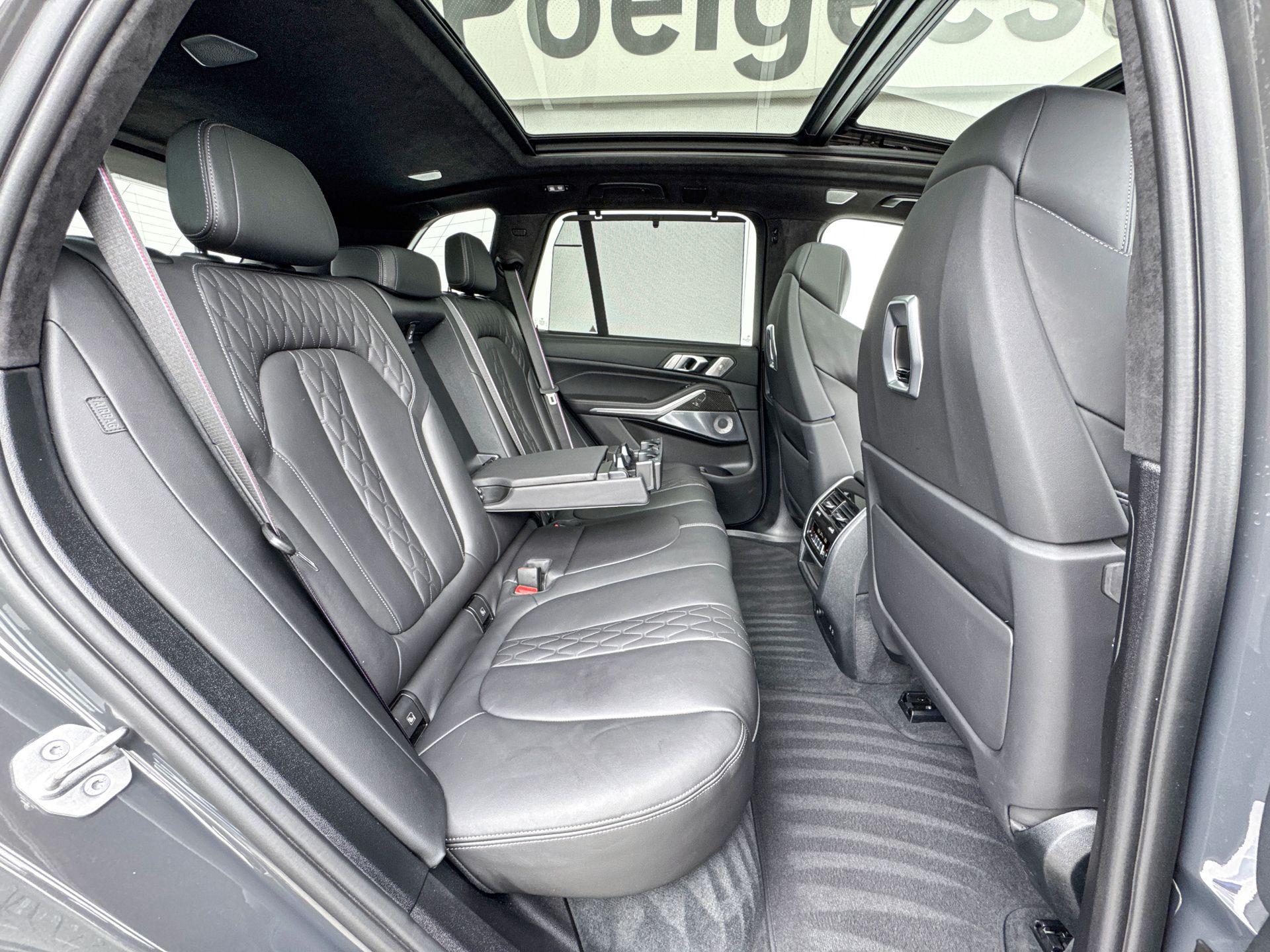 Foto van BMW X5 M60i xDrive
