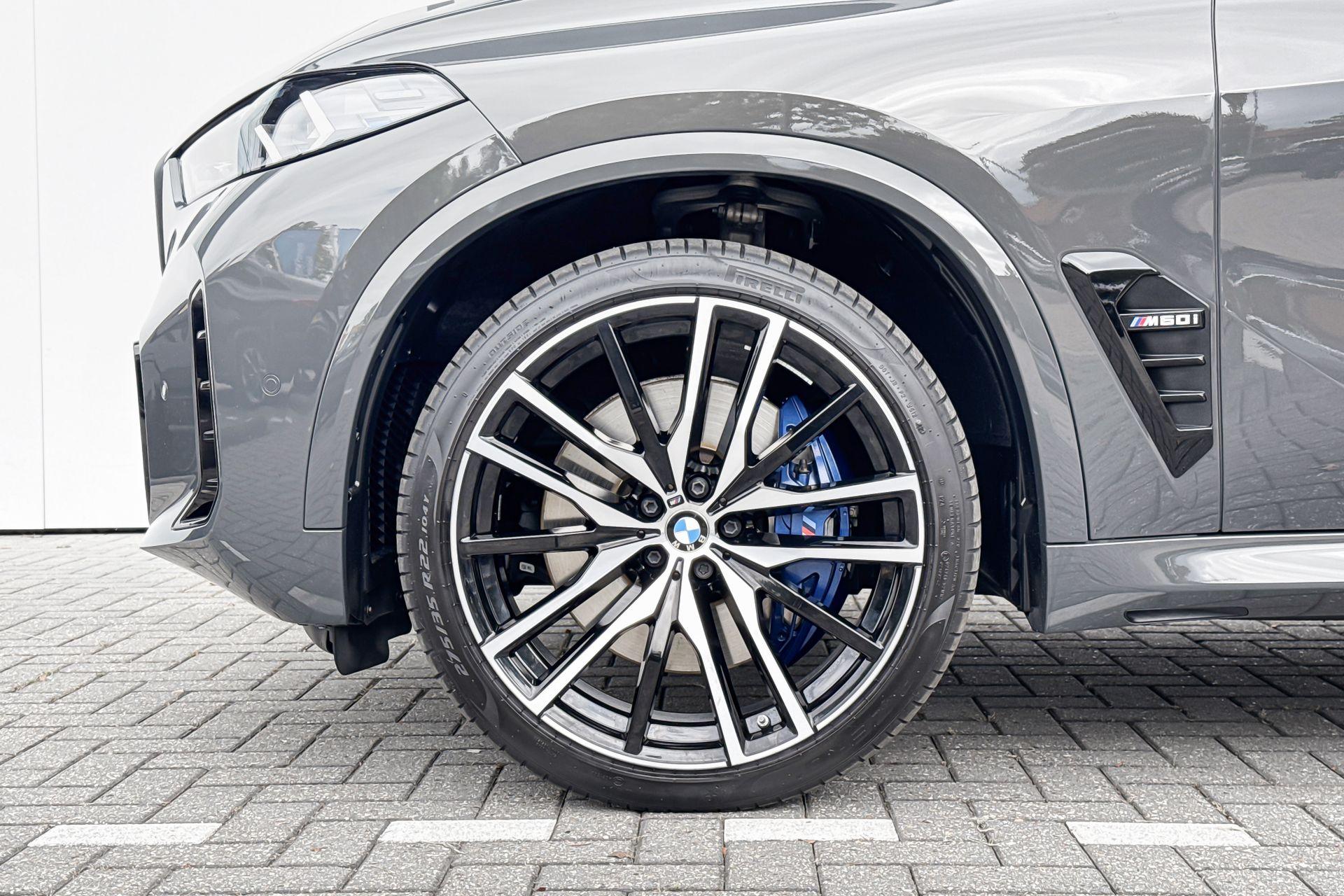 Foto van BMW X5 M60i xDrive
