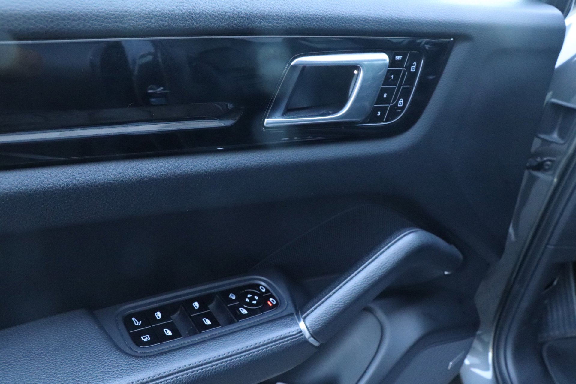 Foto van Porsche Cayenne E-hybrid