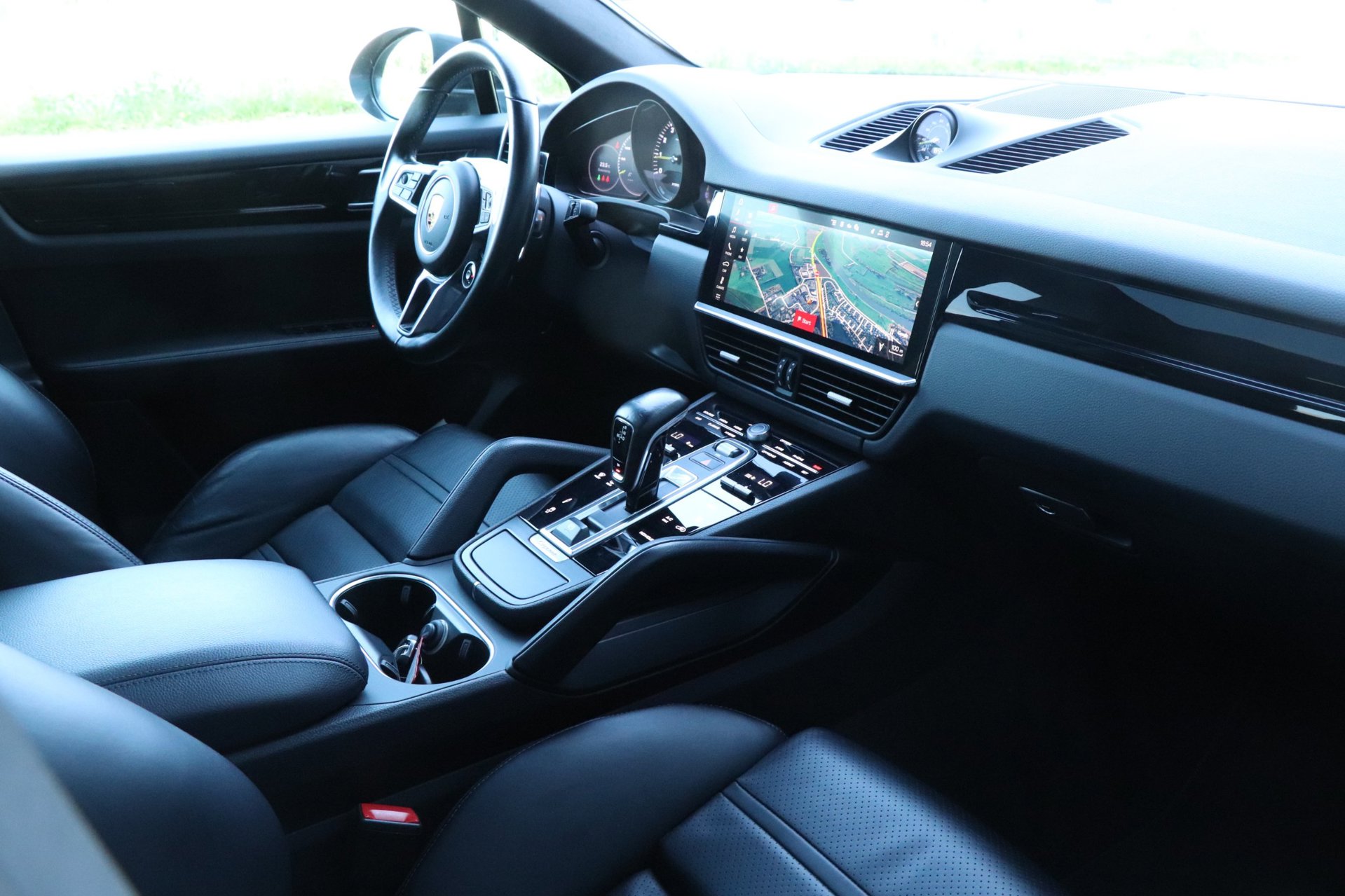 Foto van Porsche Cayenne E-hybrid