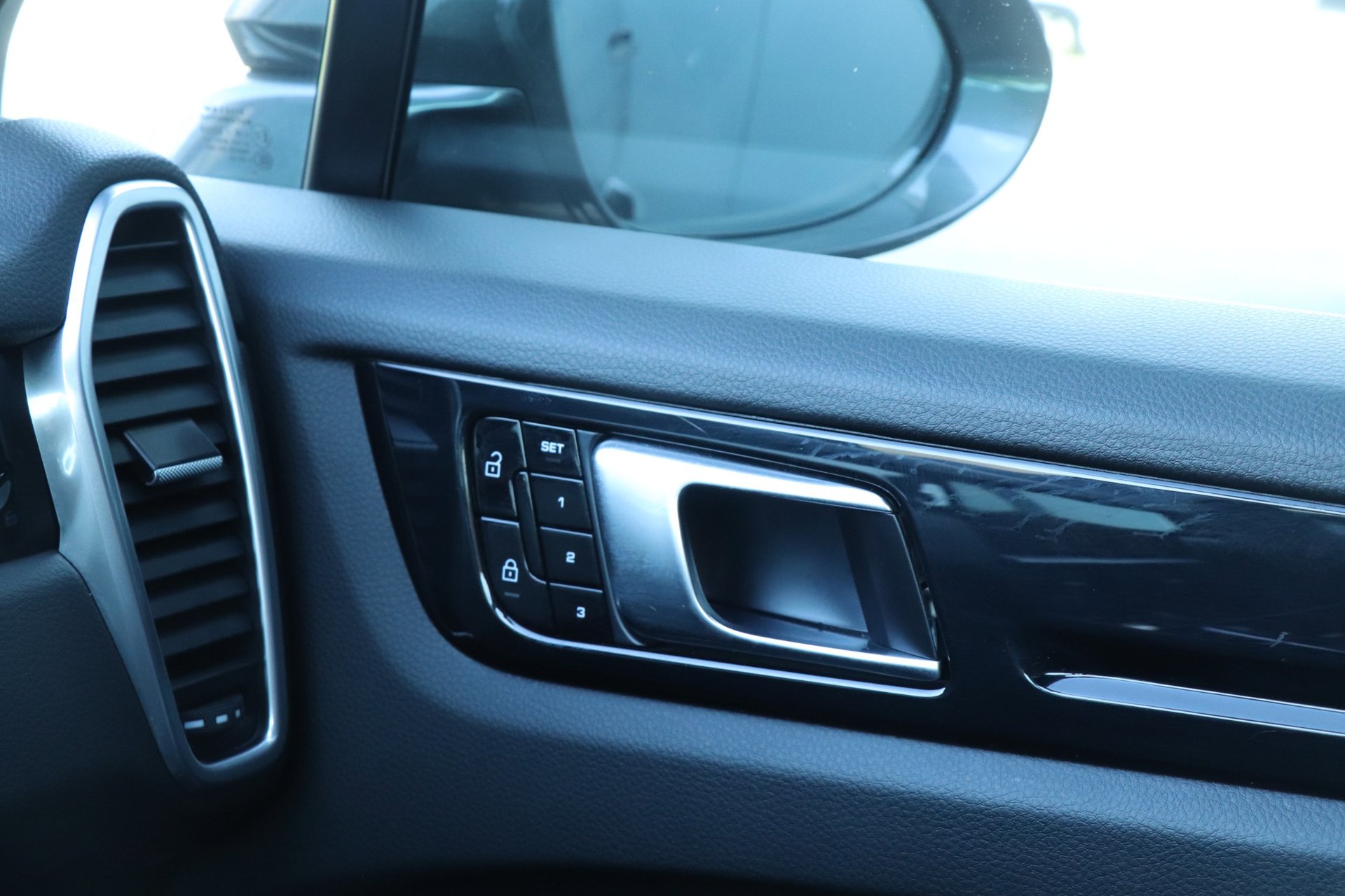Foto van Porsche Cayenne E-hybrid
