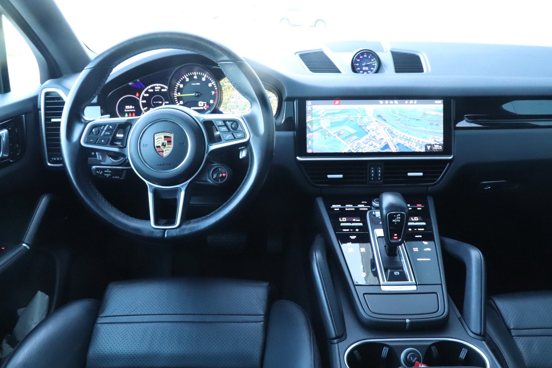 Foto van Porsche Cayenne E-hybrid