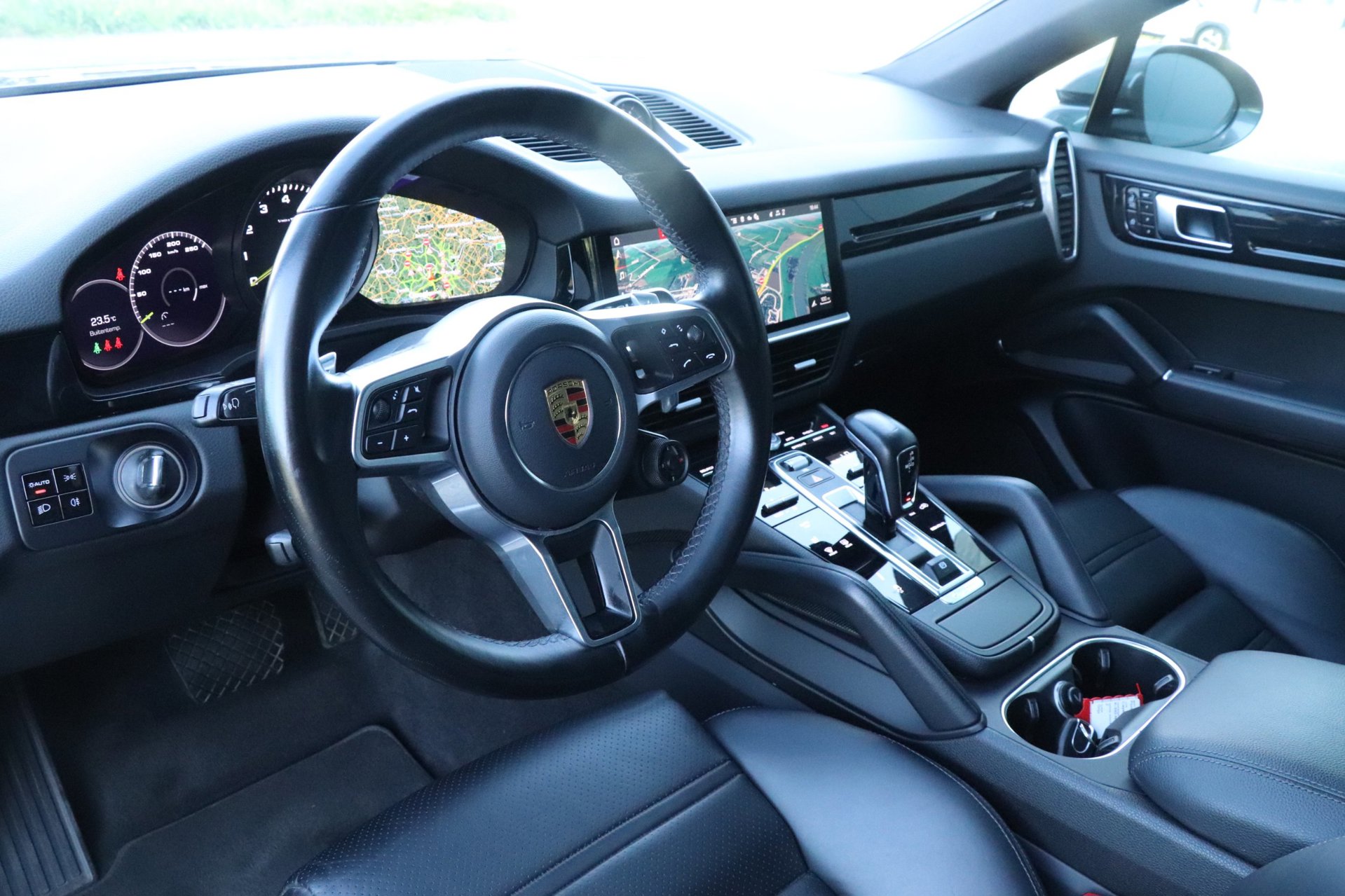 Foto van Porsche Cayenne E-hybrid