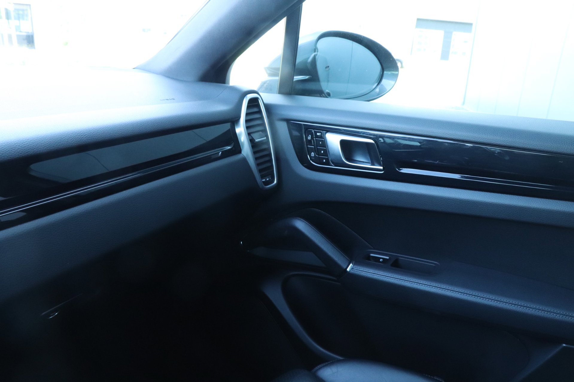 Foto van Porsche Cayenne E-hybrid