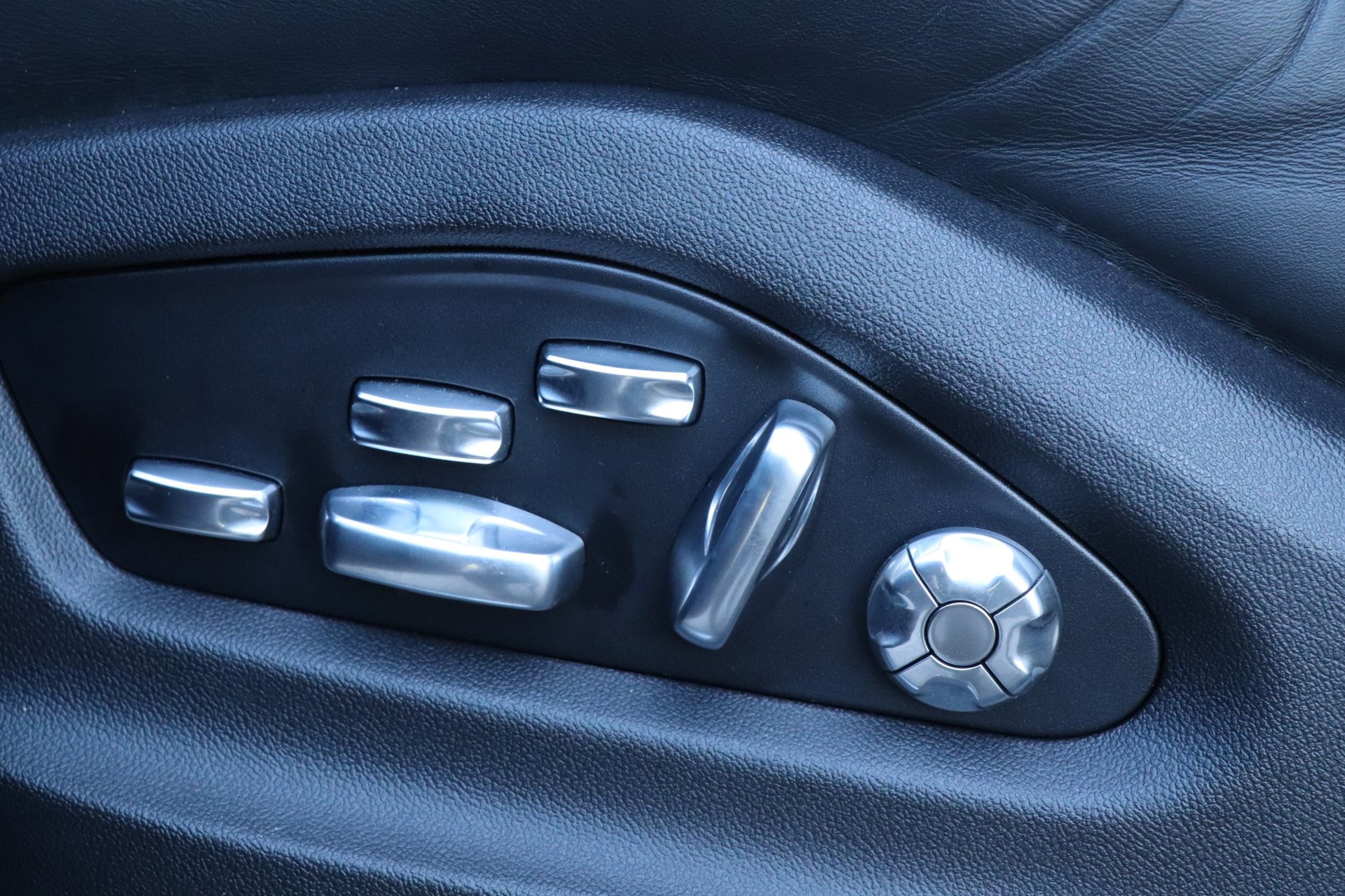 Foto van Porsche Cayenne E-hybrid