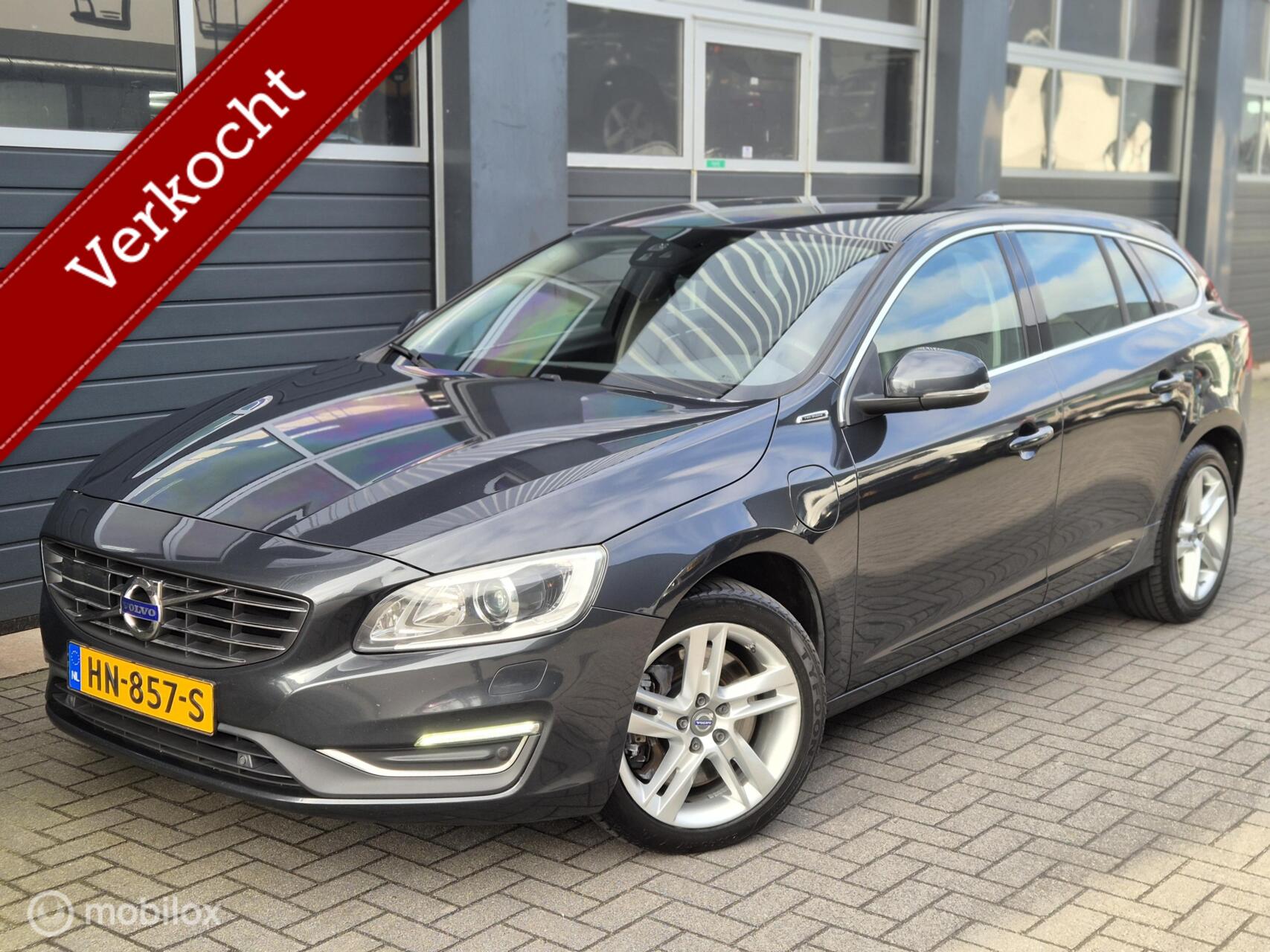 Volvo V60 Twin Engine 2.4 D6 Twin Engine AWD Plug-in Hybrid | NAVI | STOEL.V | PDC | XENON | LEDER | 2015 - voorkant