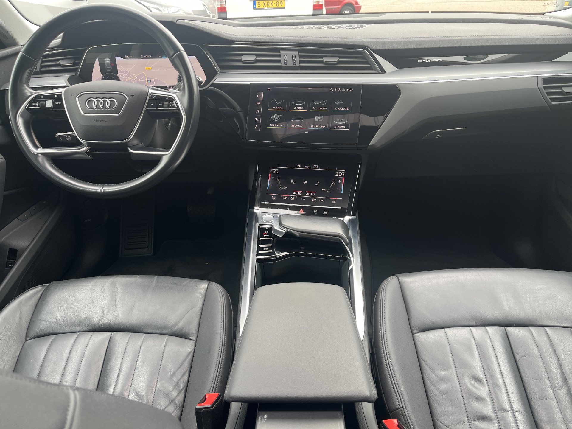 Foto van Audi E-tron