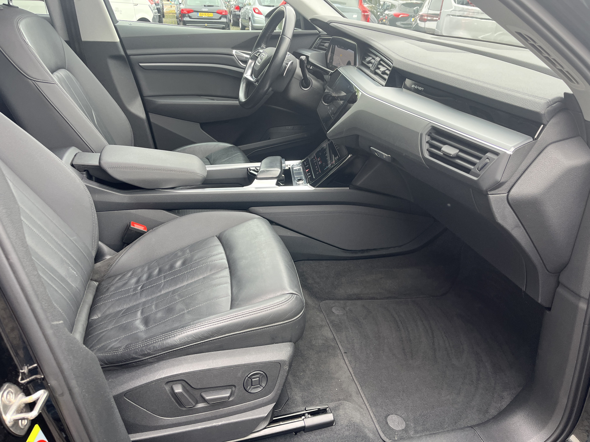 Foto van Audi E-tron