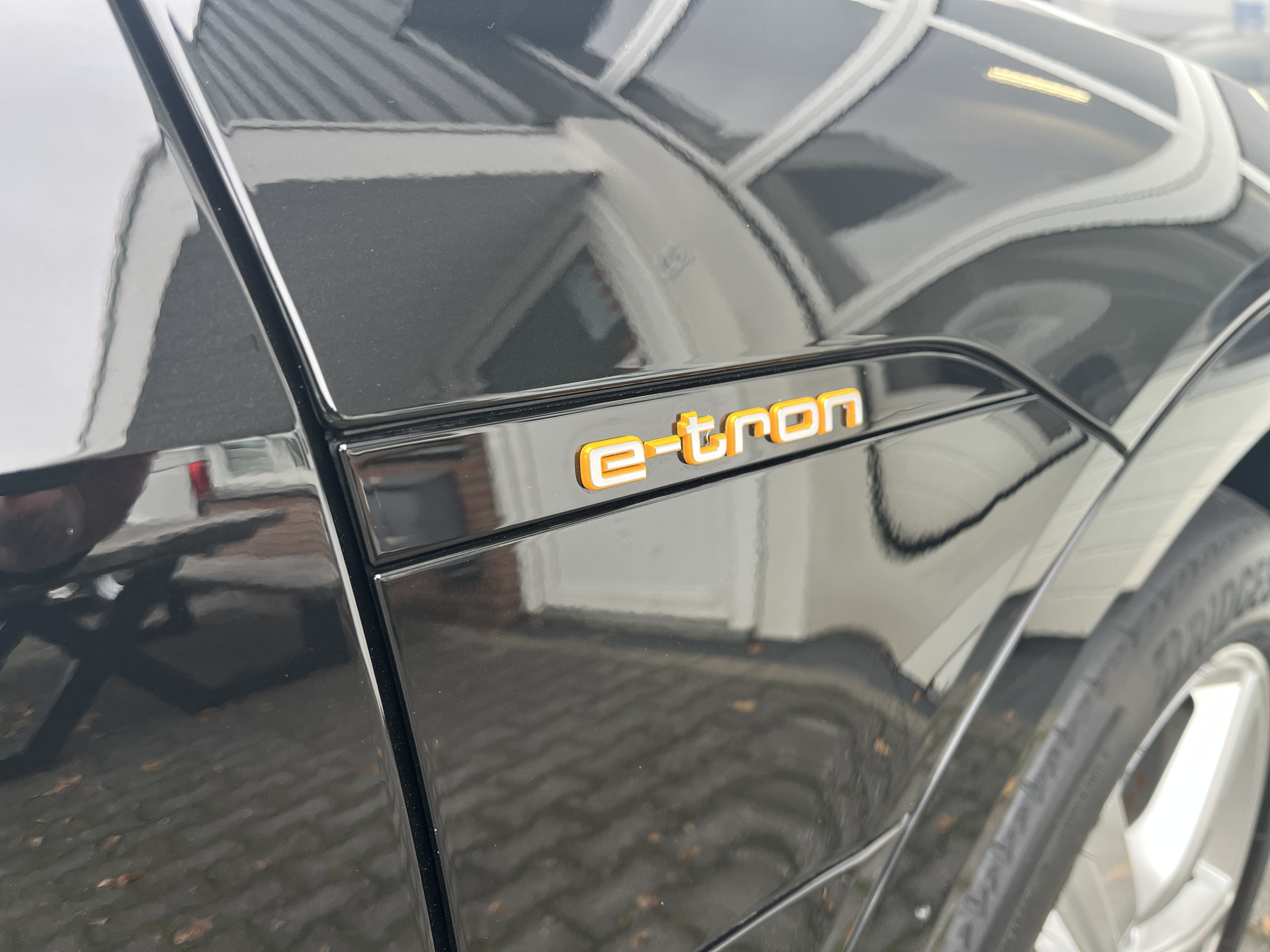 Foto van Audi E-tron