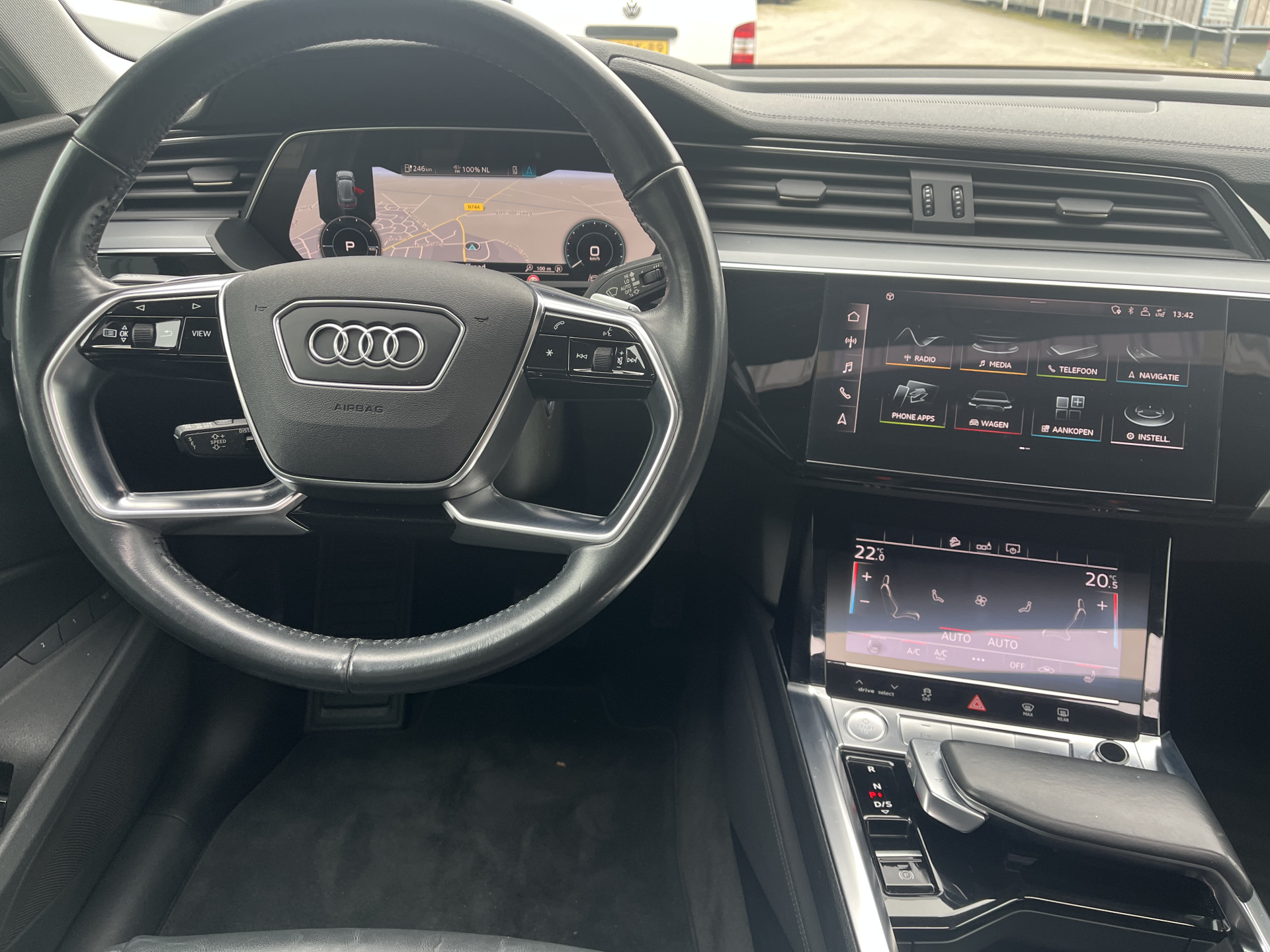 Foto van Audi E-tron