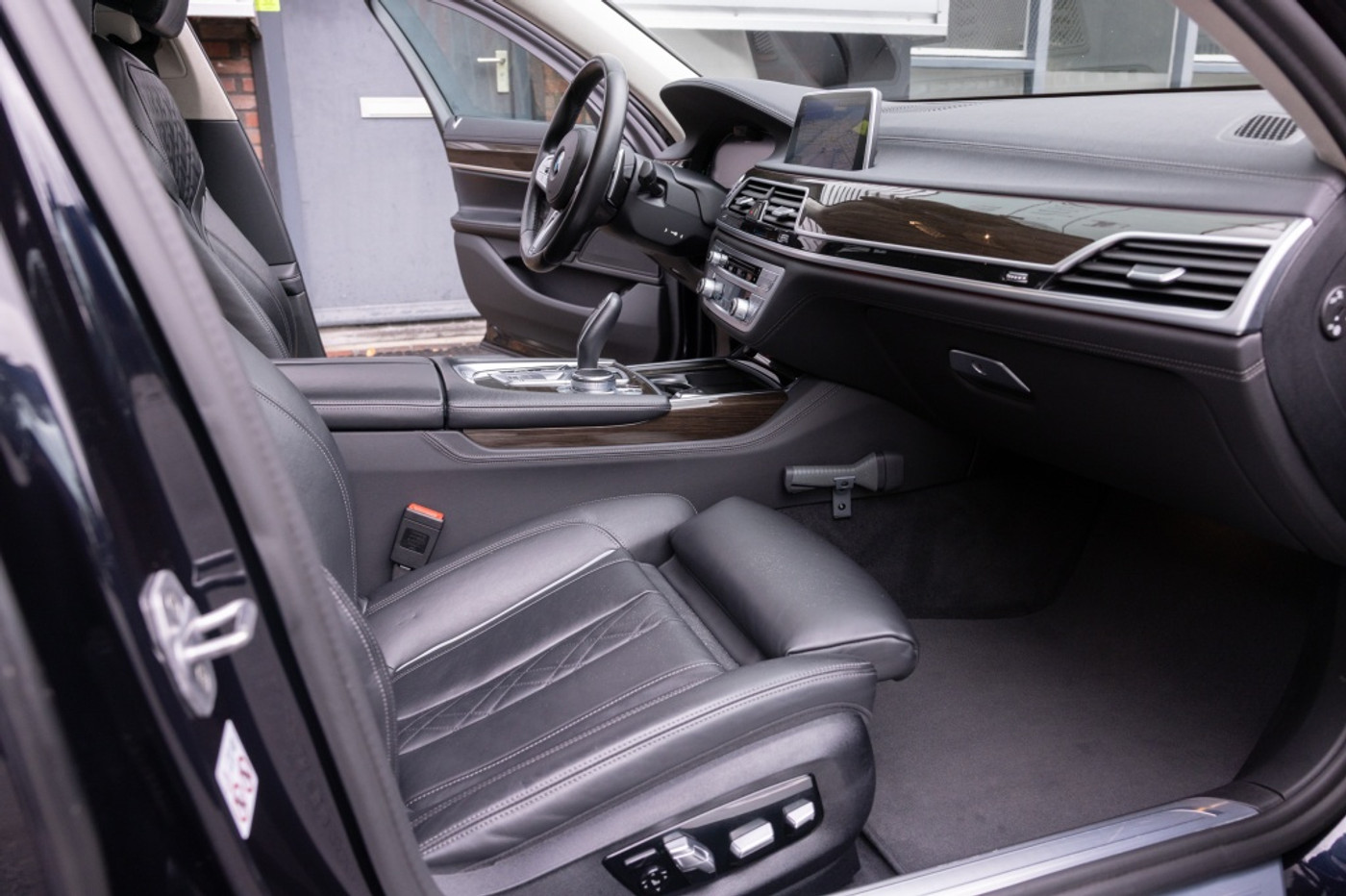 Foto van BMW 745e