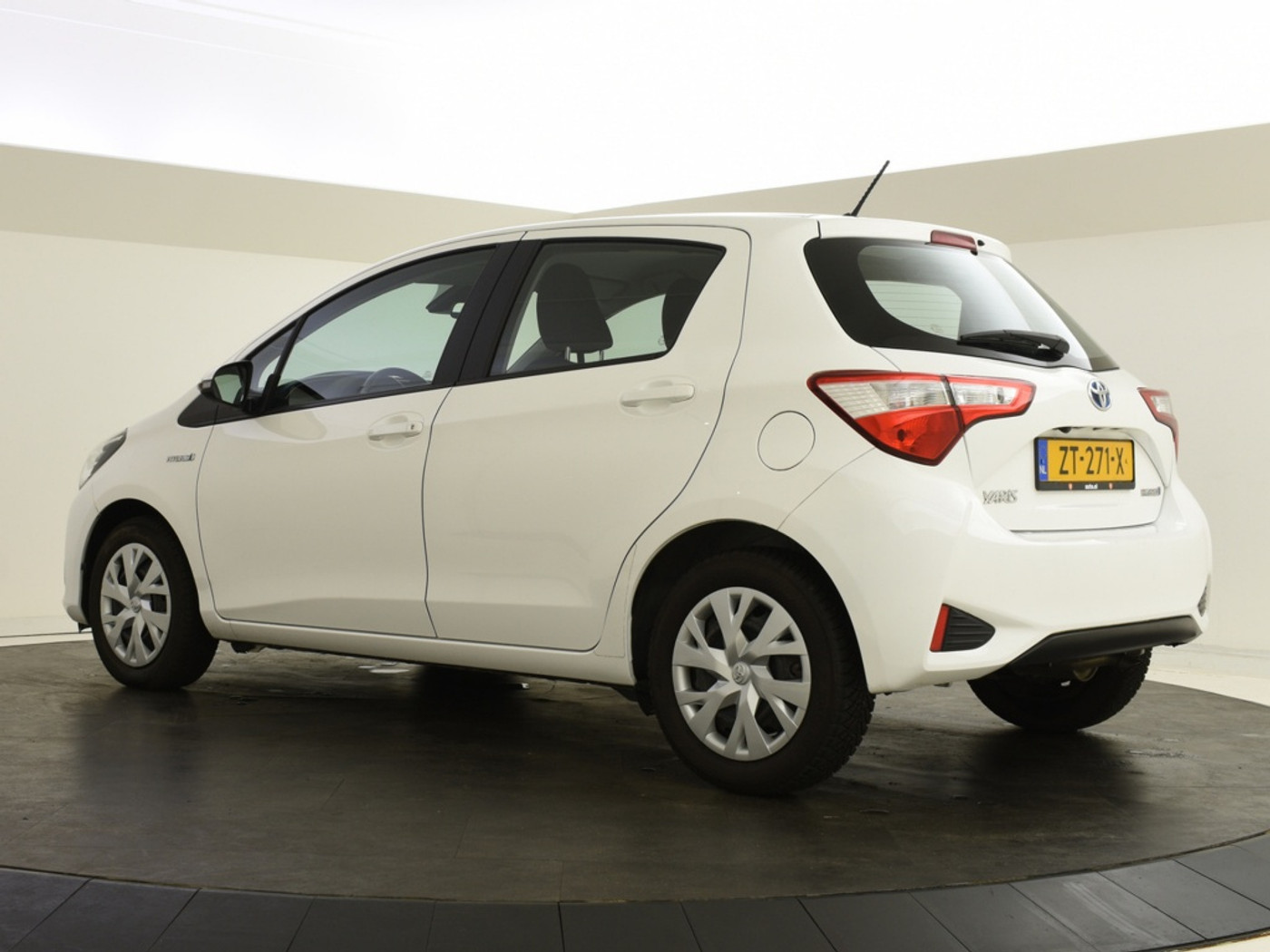 Foto van Toyota Toyota Yaris Hybrid