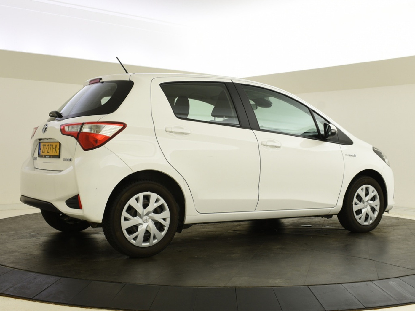 Foto van Toyota Toyota Yaris Hybrid
