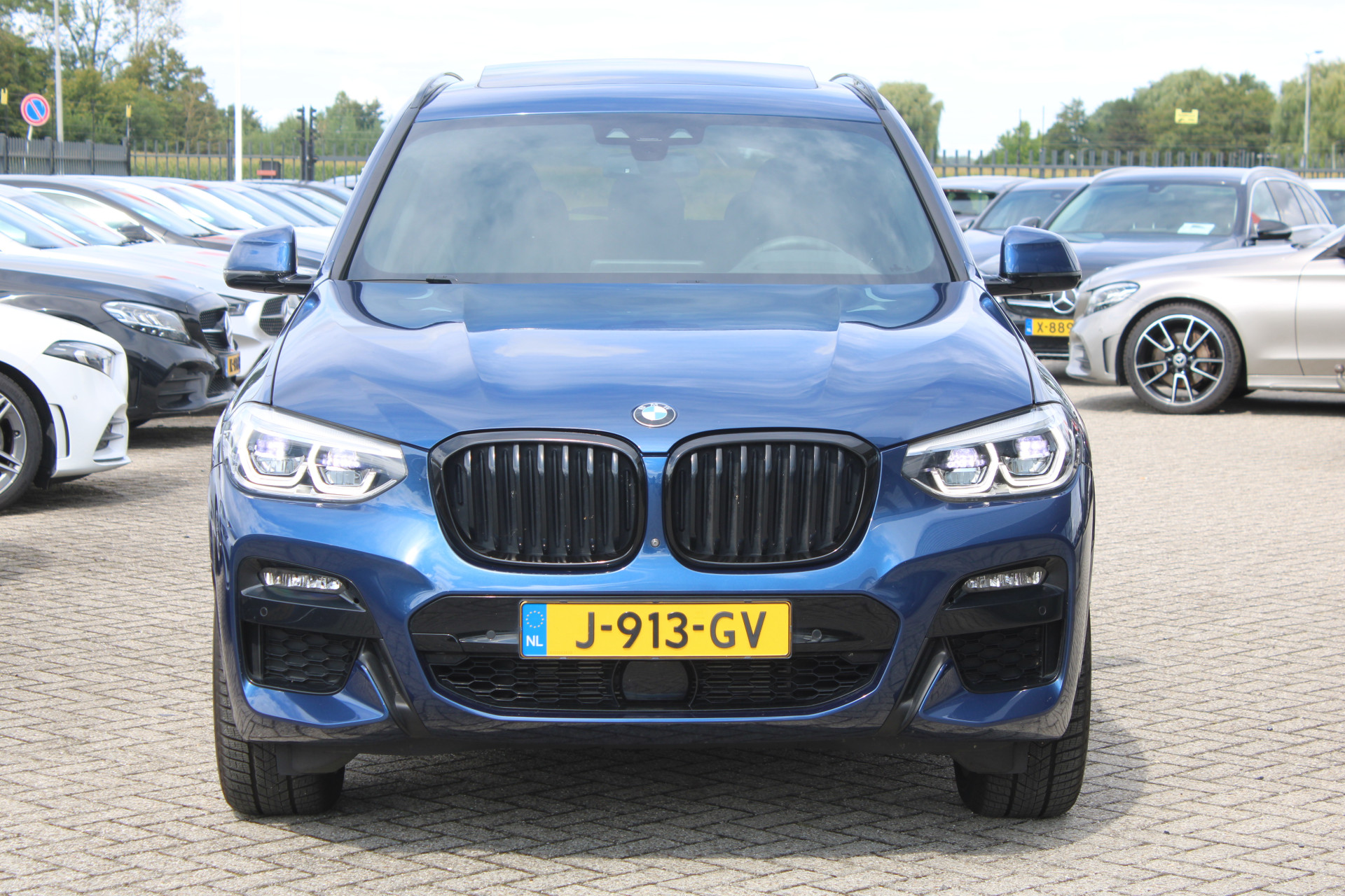 Foto van BMW X3 Xdrive30e