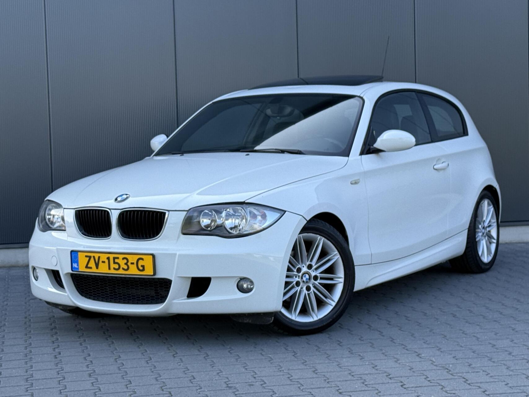 BMW 1er Reihe 118I M-Pakket - Schuifdak - Leder - Elek Pakket - Zwarte Hemel 2008 - voorkant