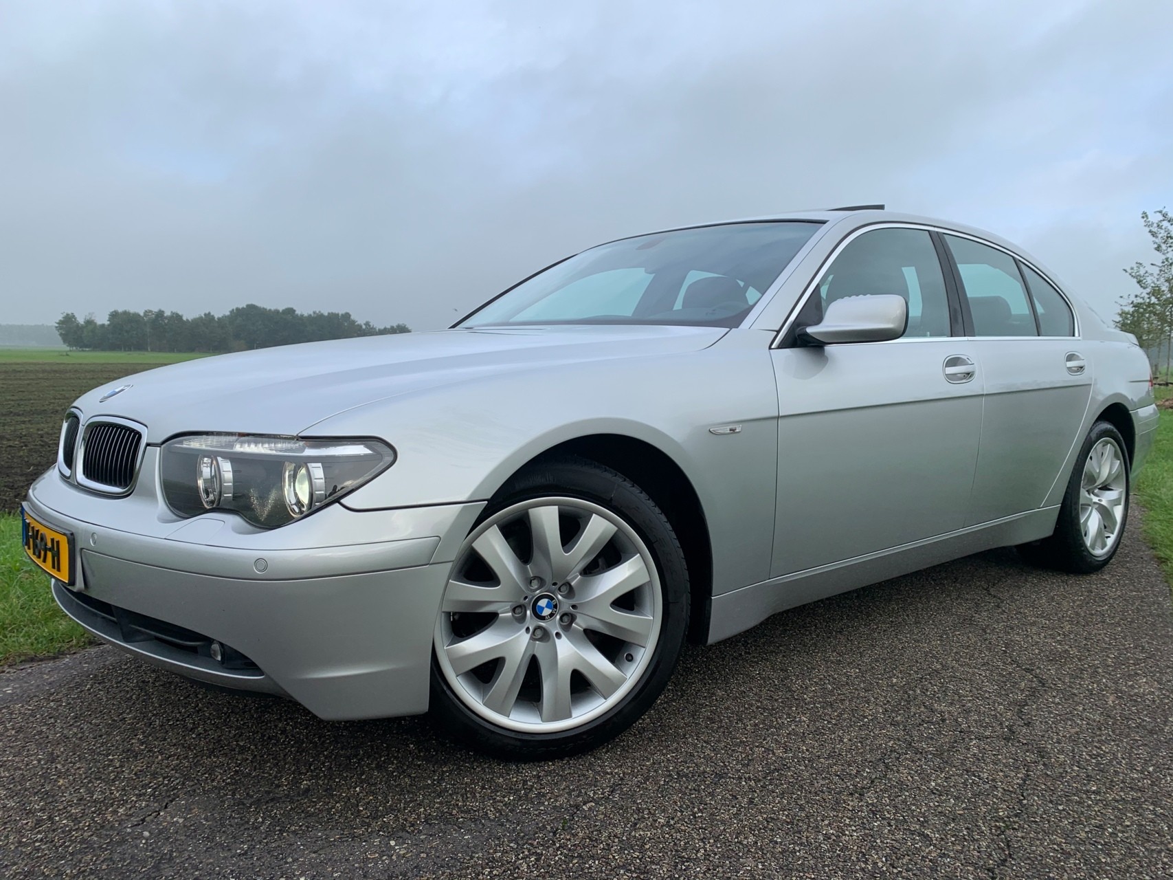 BMW 7er Reihe 735I Executive 197DKM - Schuifdak -Leder - Oh Historie 2002 - voorkant