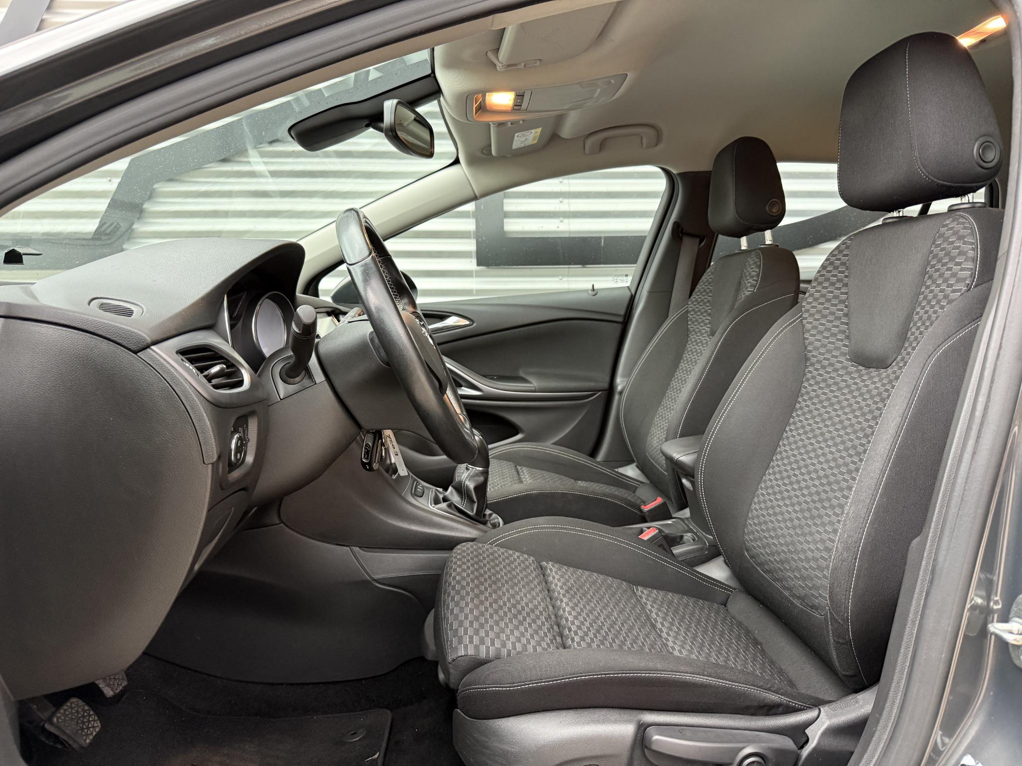 Foto van Opel Astra Sports Tourer