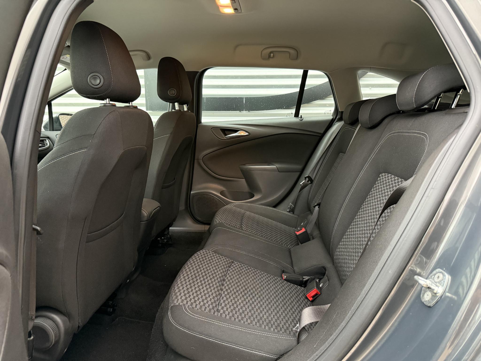 Foto van Opel Astra Sports Tourer