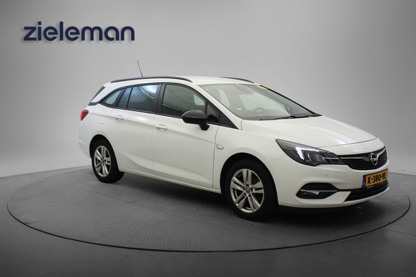 Opel Astra Sports Tourer Sportswagon 1.2 Edition - Carplay, Navi, Cruise, PDC, Trekhaak, motorstoring 2021 - voorkant