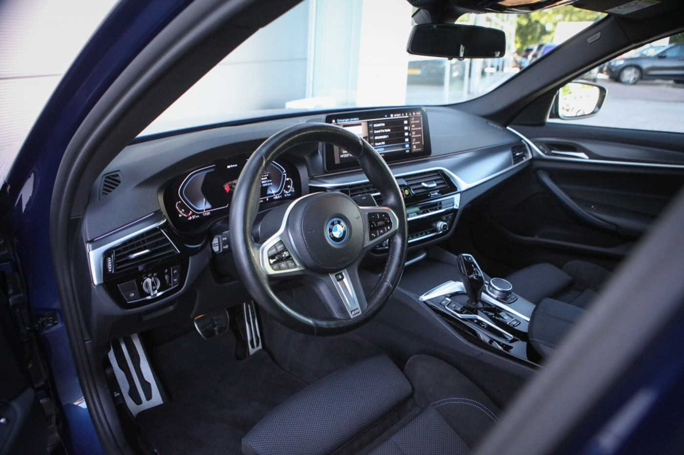 Foto van BMW 545e xDrive