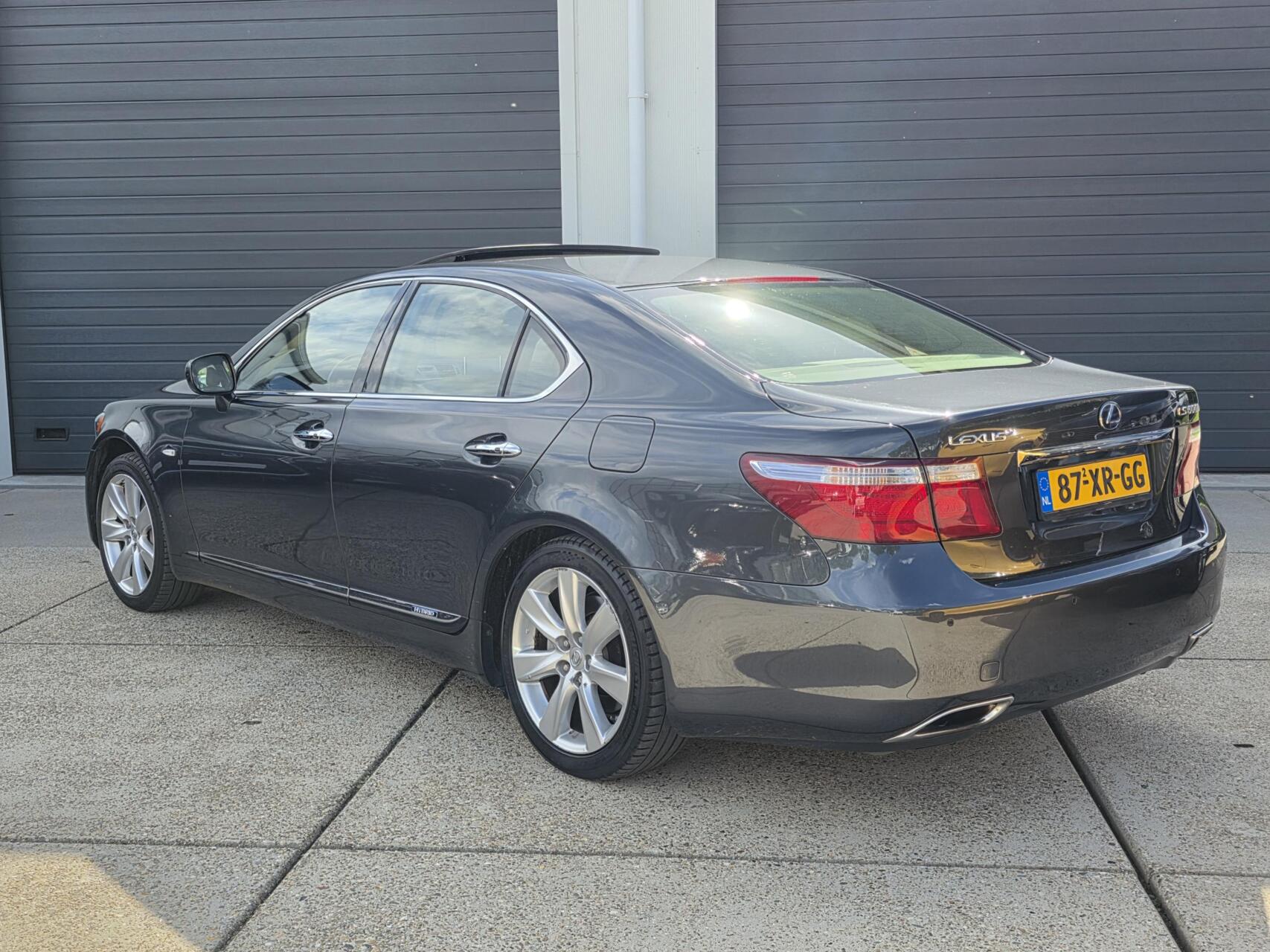 Foto van Lexus Lexus Ls600h