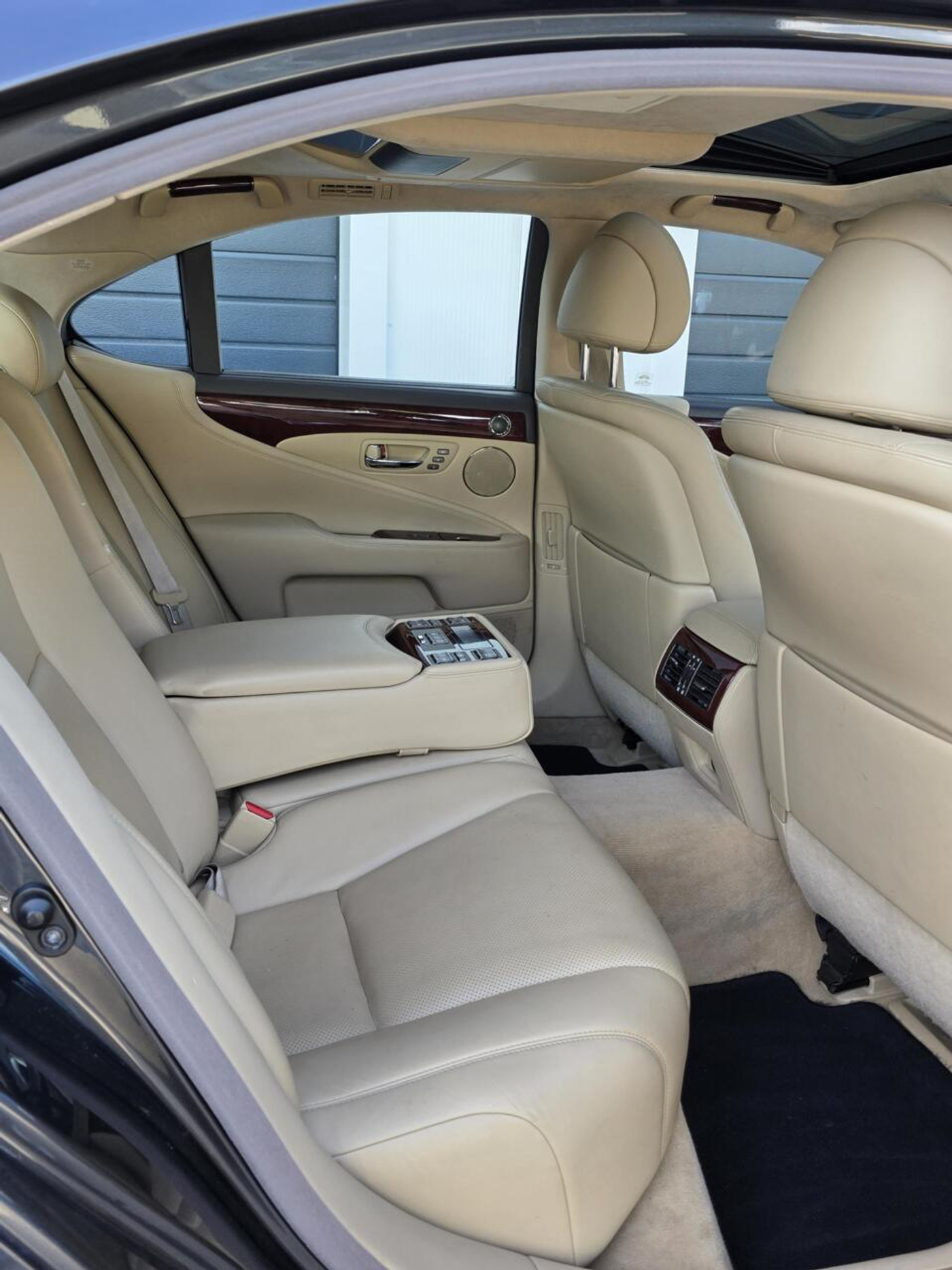 Foto van Lexus Lexus Ls600h