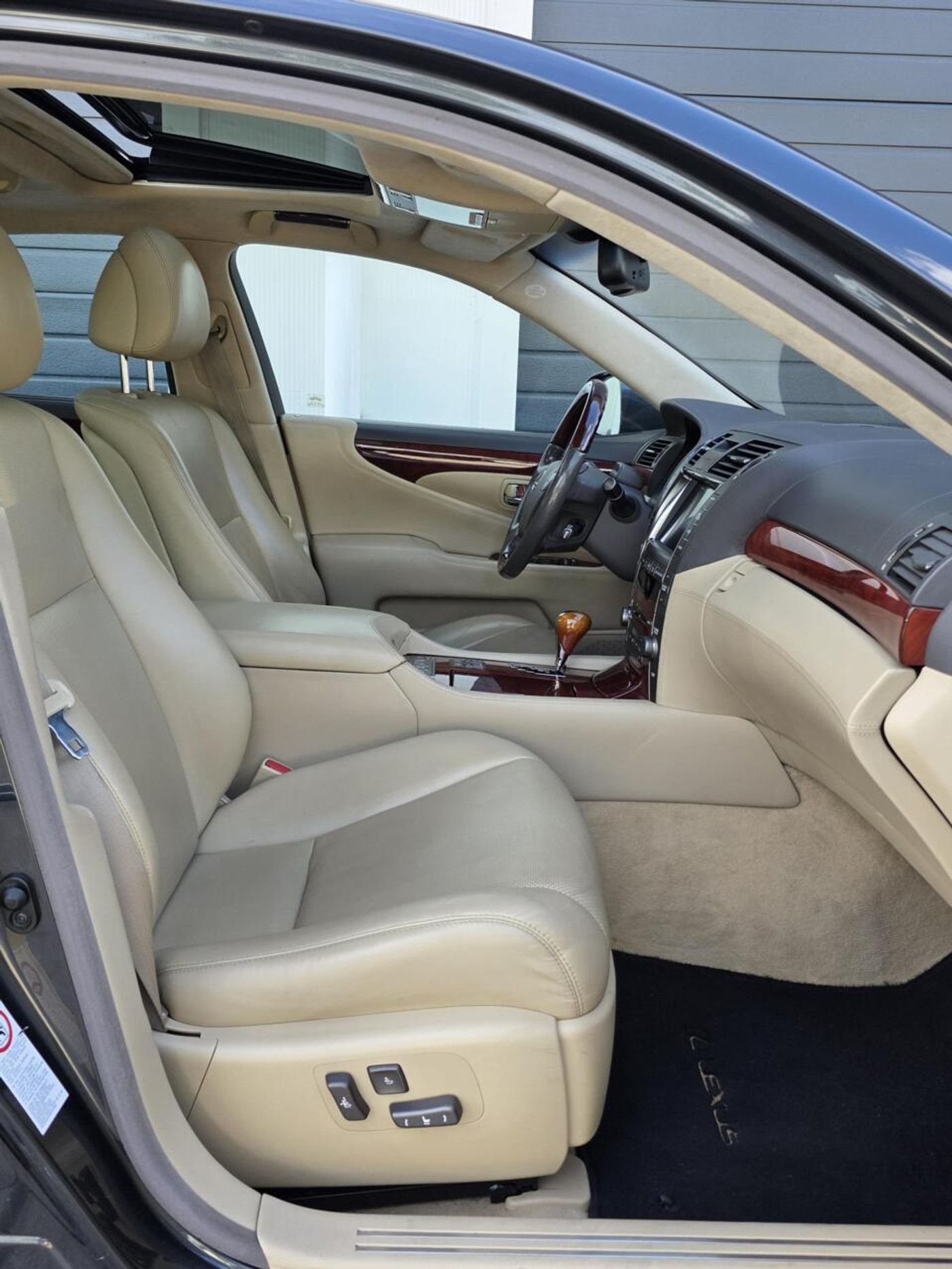 Foto van Lexus Lexus Ls600h