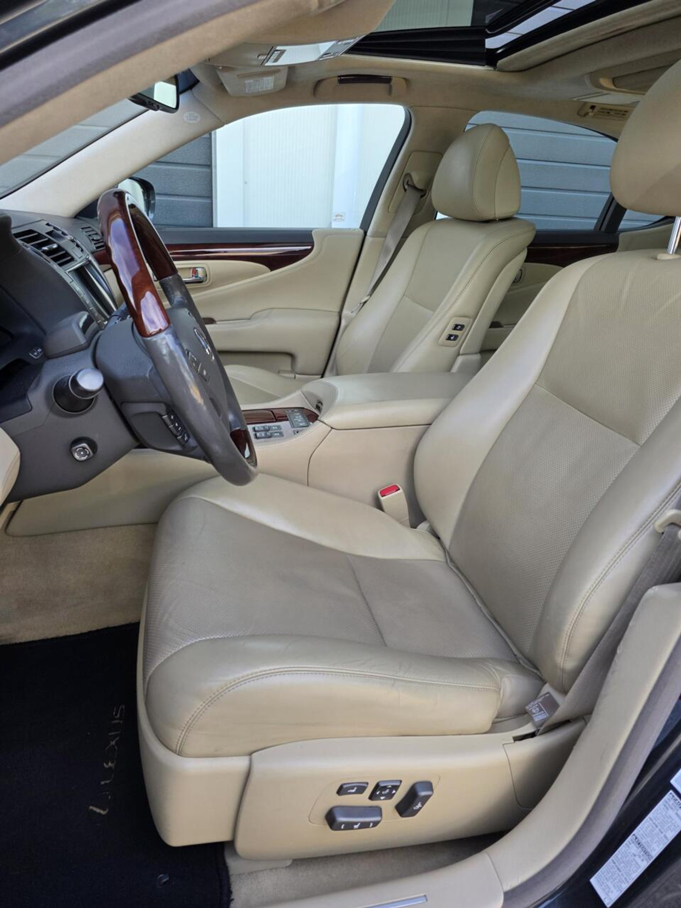 Foto van Lexus Lexus Ls600h
