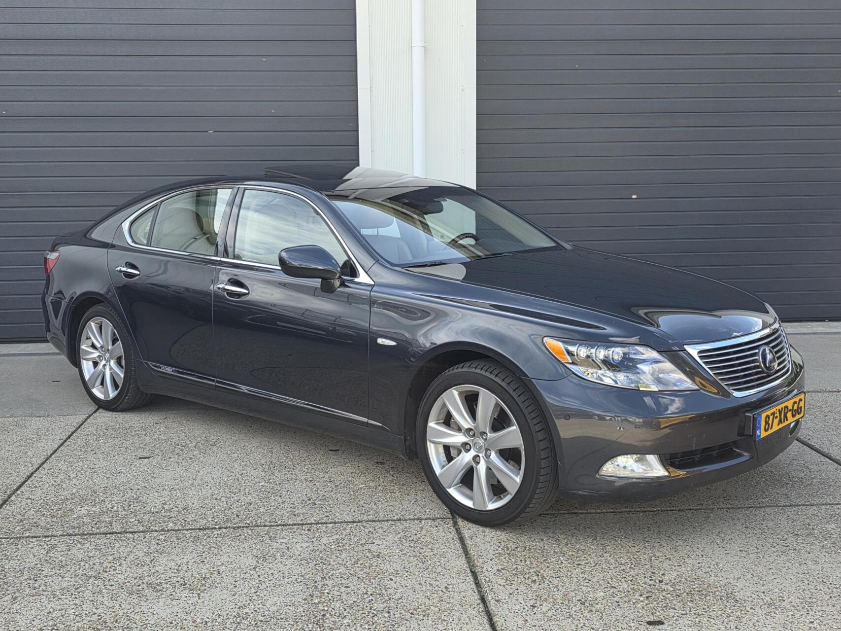 Foto van Lexus Lexus Ls600h