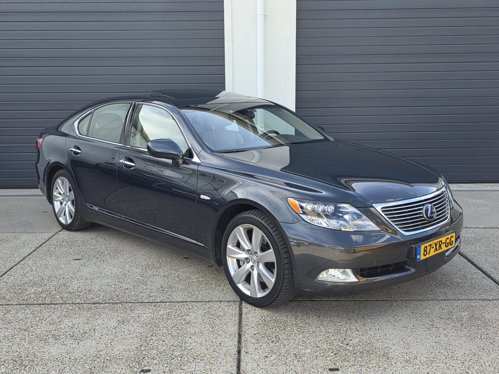 Foto van Lexus Lexus Ls600h