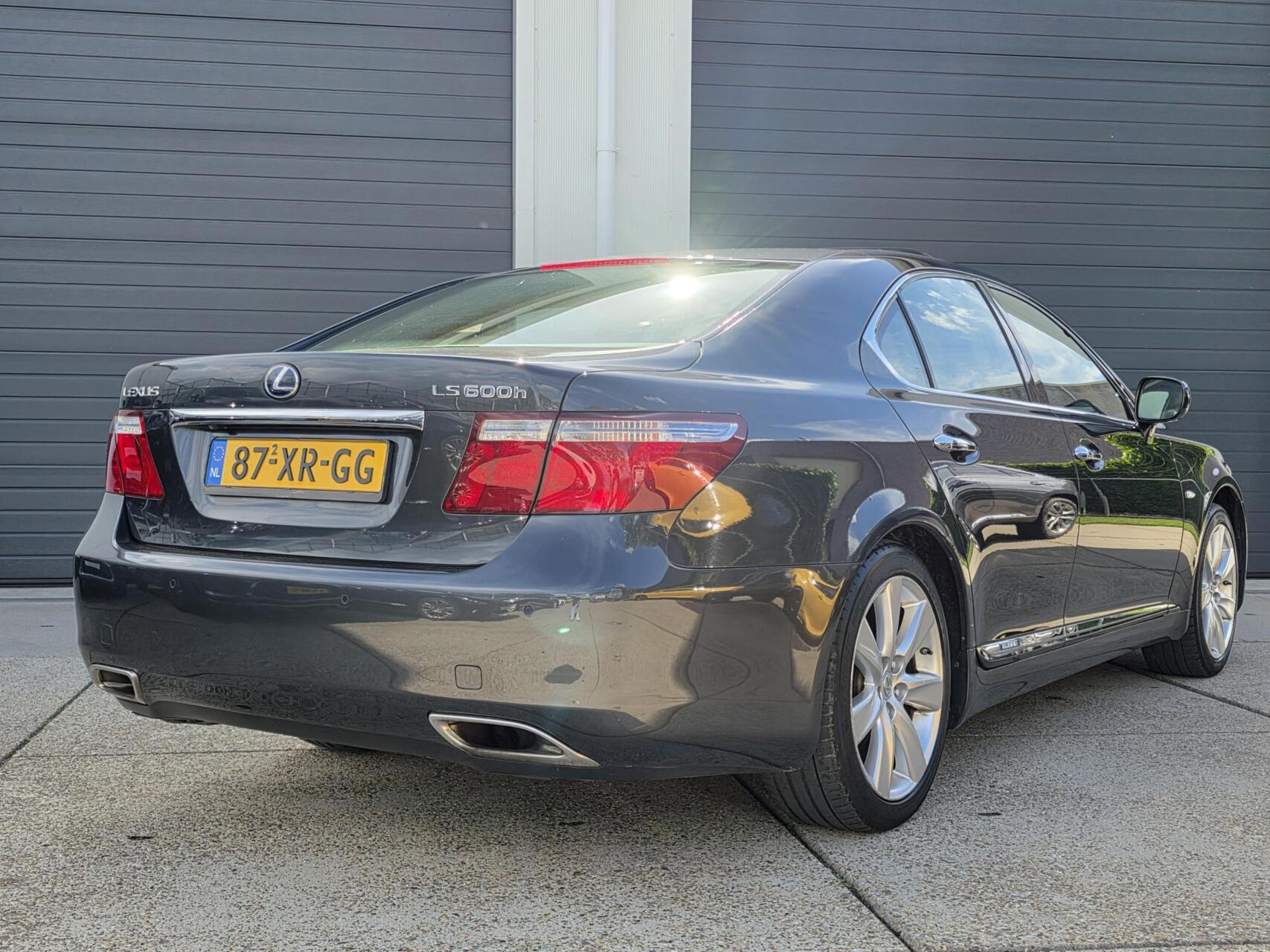 Foto van Lexus Lexus Ls600h