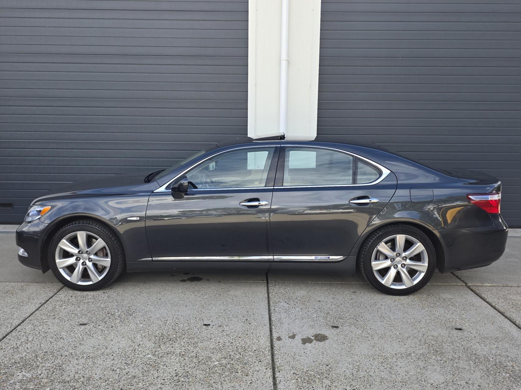 Foto van Lexus Lexus Ls600h