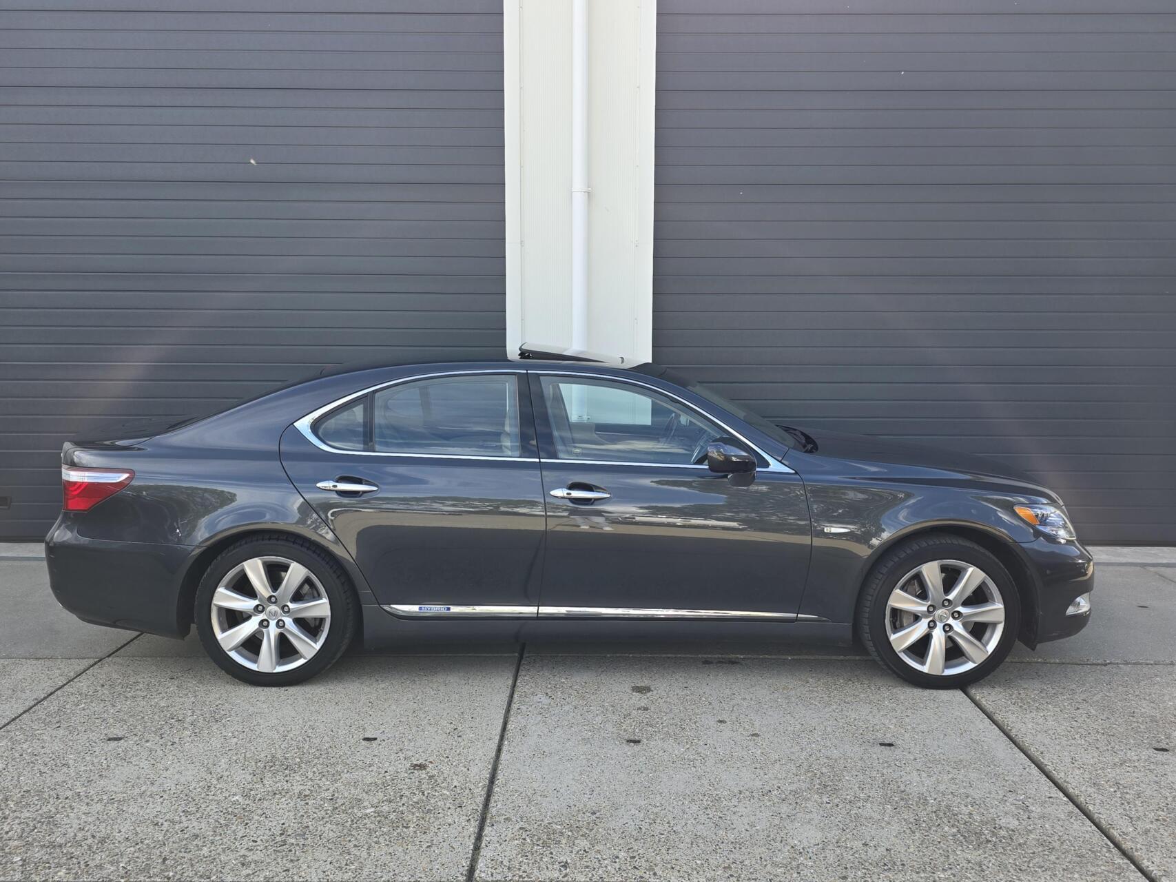 Foto van Lexus Lexus Ls600h