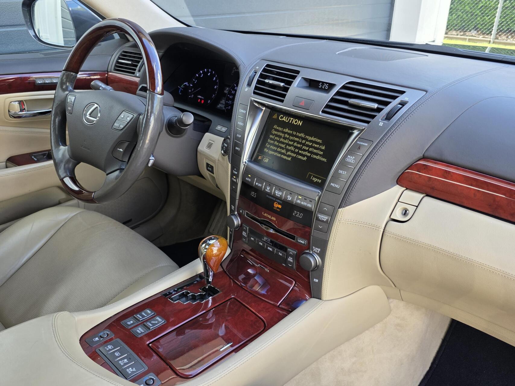 Foto van Lexus Lexus Ls600h