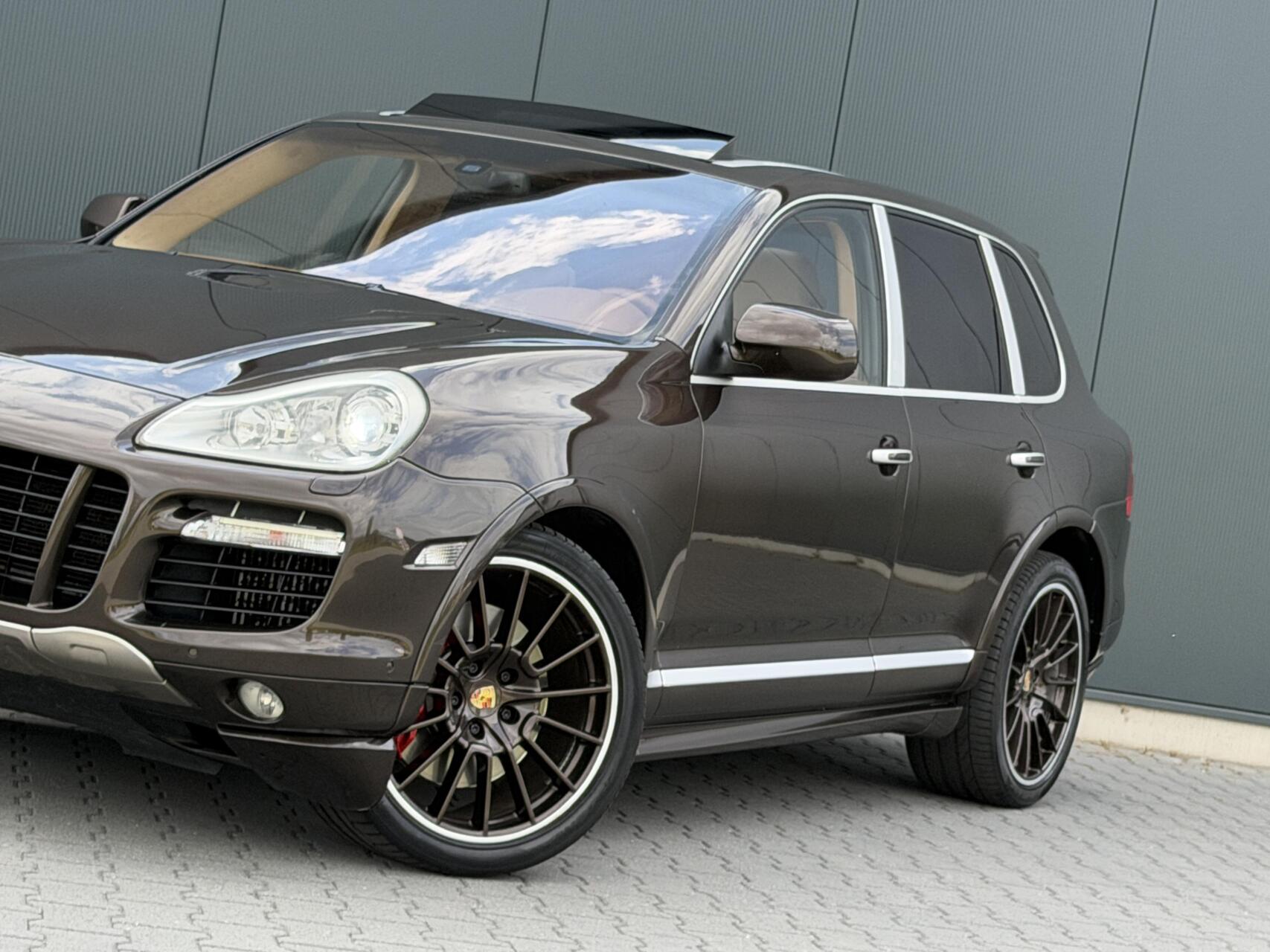 Foto van Porsche Cayenne Turbo
