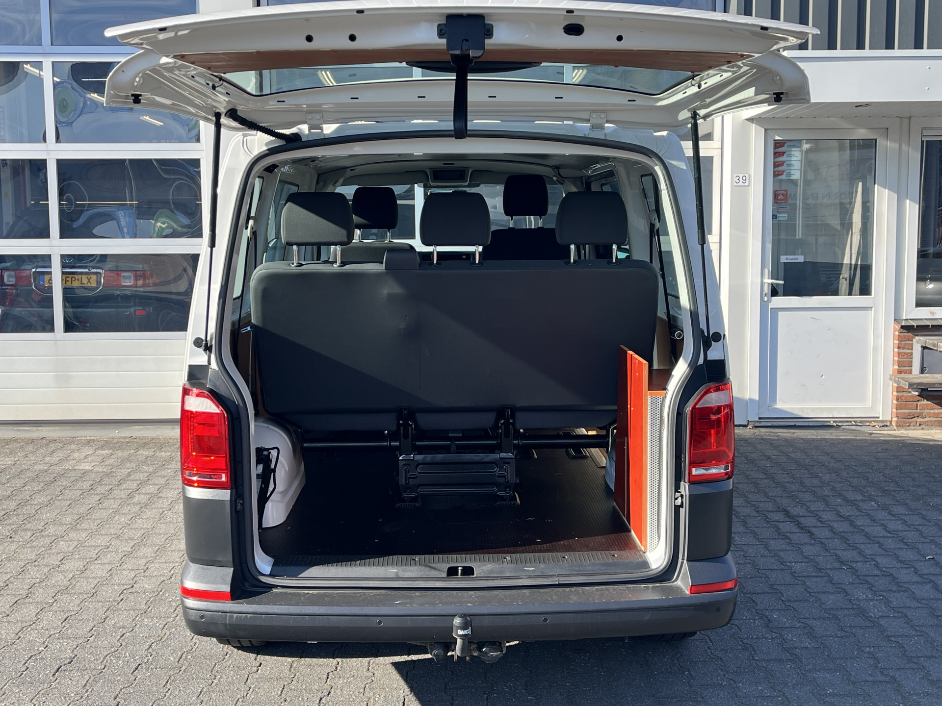 Foto van Volkswagen Transporter Kombi