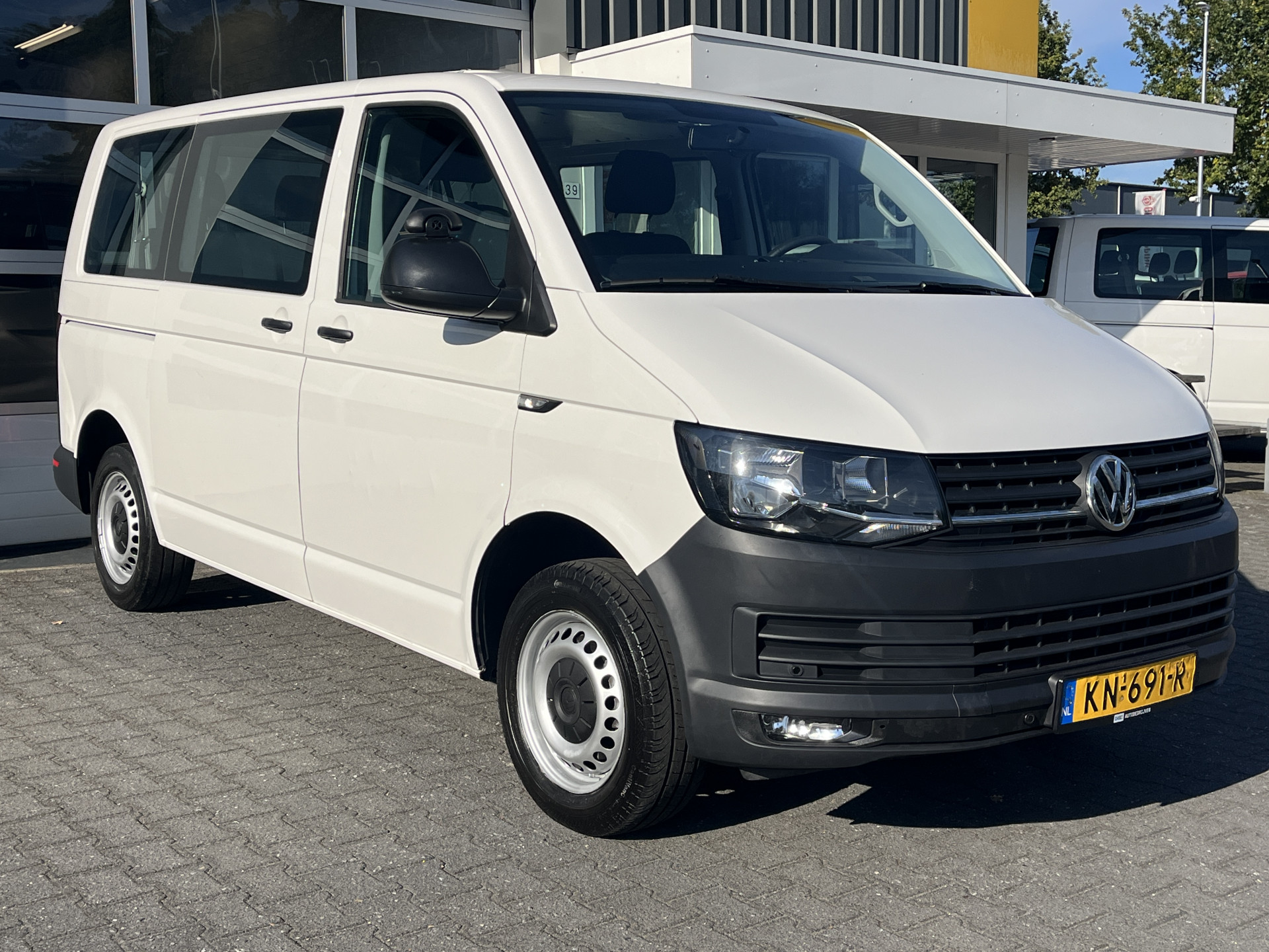 Volkswagen Transporter Kombi 2.0 TDI L1H1 Highline 2017 - voorkant