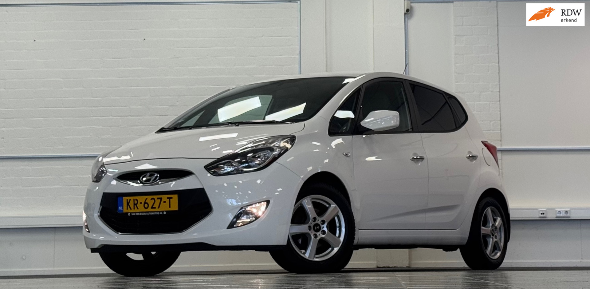 Hyundai Ix20 1.6i i-Motion Parkeerhulp All season banden APK 2-2027 2013 - voorkant