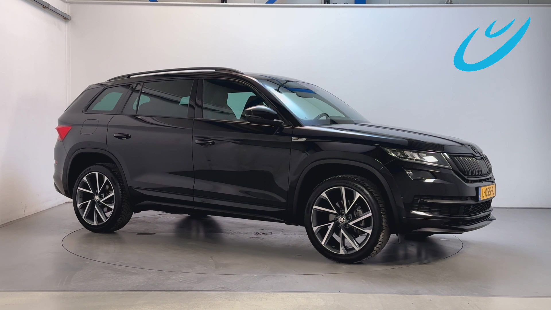 Skoda Kodiaq 1.5 TSI Sportline Business 7p. Camera Stoelverwarming Trekhaak Virtual Cockpit 2021 - voorkant