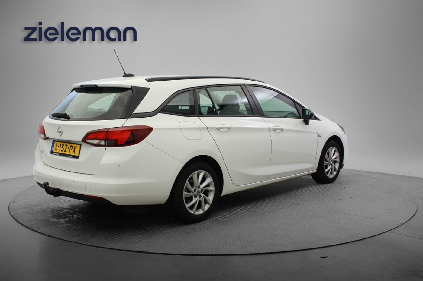 Foto van Opel Astra Sports Tourer